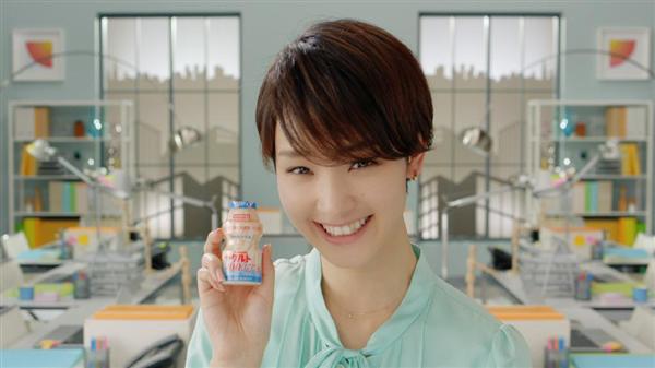ｃｍウオッチャー 動画付き 渡辺謙 剛力彩芽 川口春奈 藤井美菜ら６人の俳優 女優がリレー出演 ヤクルトのｃｍが豪華すぎる 1 2ページ 産経ニュース