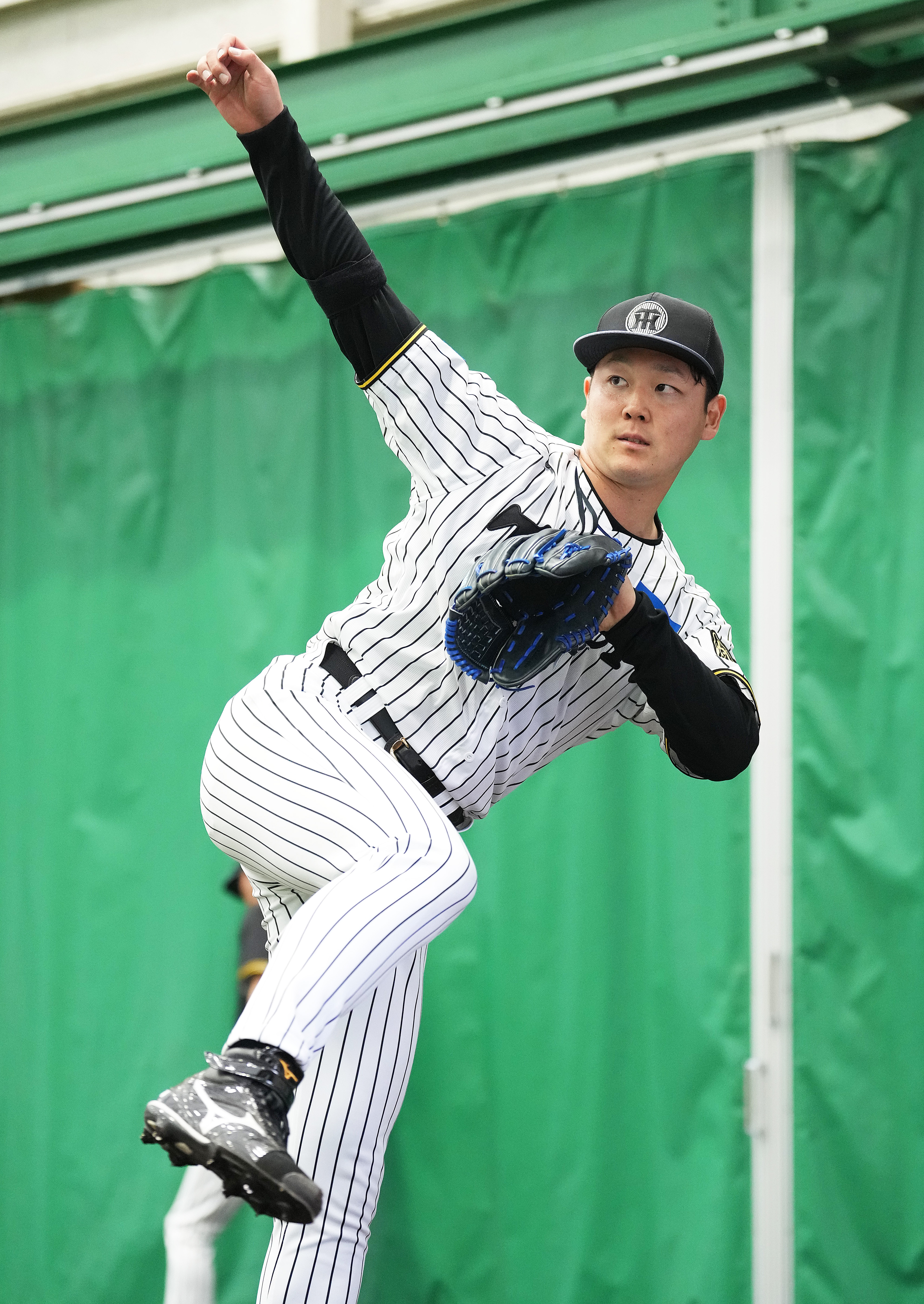 阪神D3位・木下里都、初ブルペンで〝動く真っすぐ〟を披露「自分