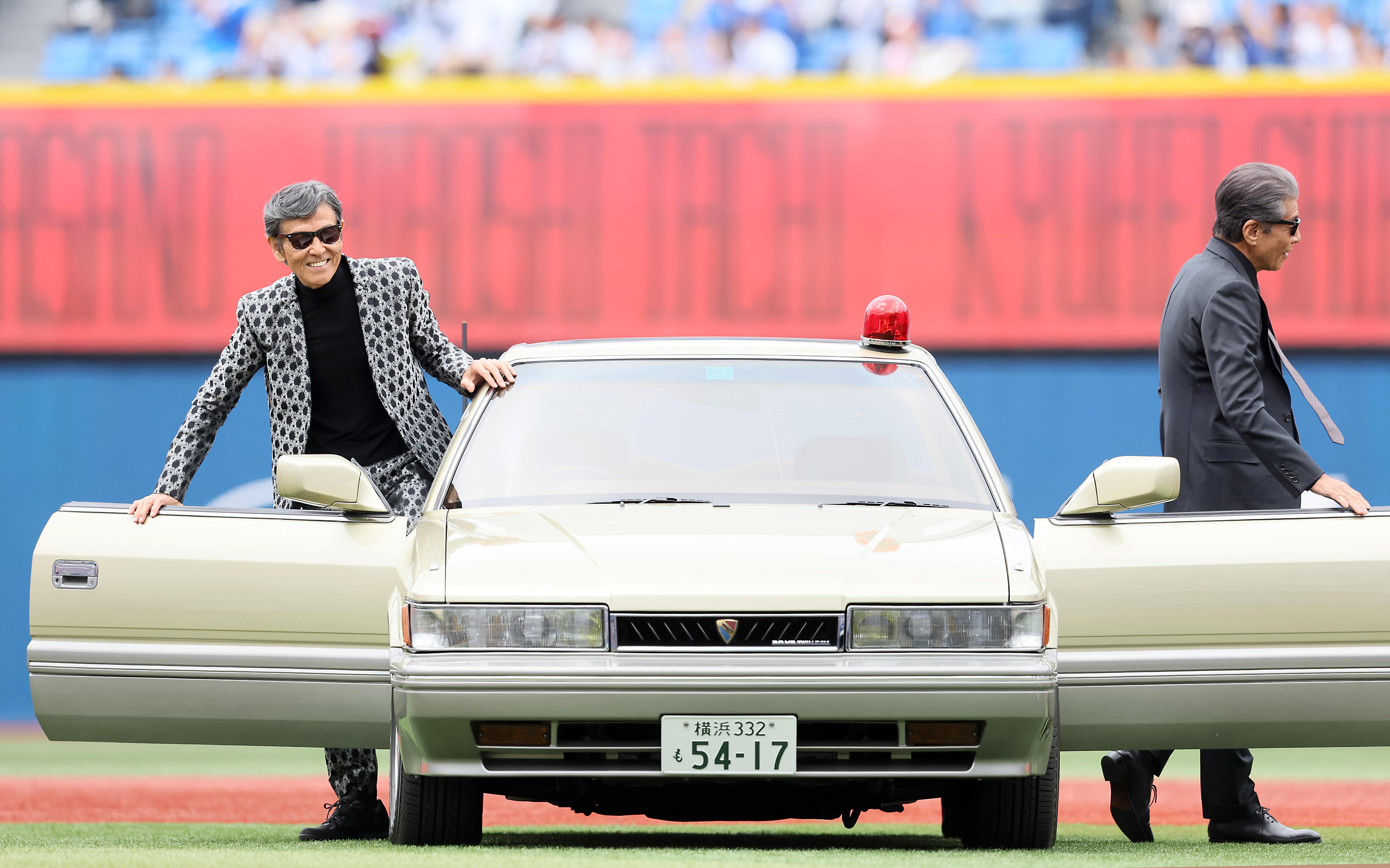 最終値下げ　あぶない刑事　ナンバープレート　レパード　舘ひろし　柴田恭兵 hq720.jpg?sqp=-
