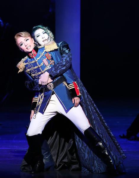 華麗なる宝塚 暁千星 最後の新人公演 トート役は 死だけれど一番人間味がある 1 2ページ 産経ニュース