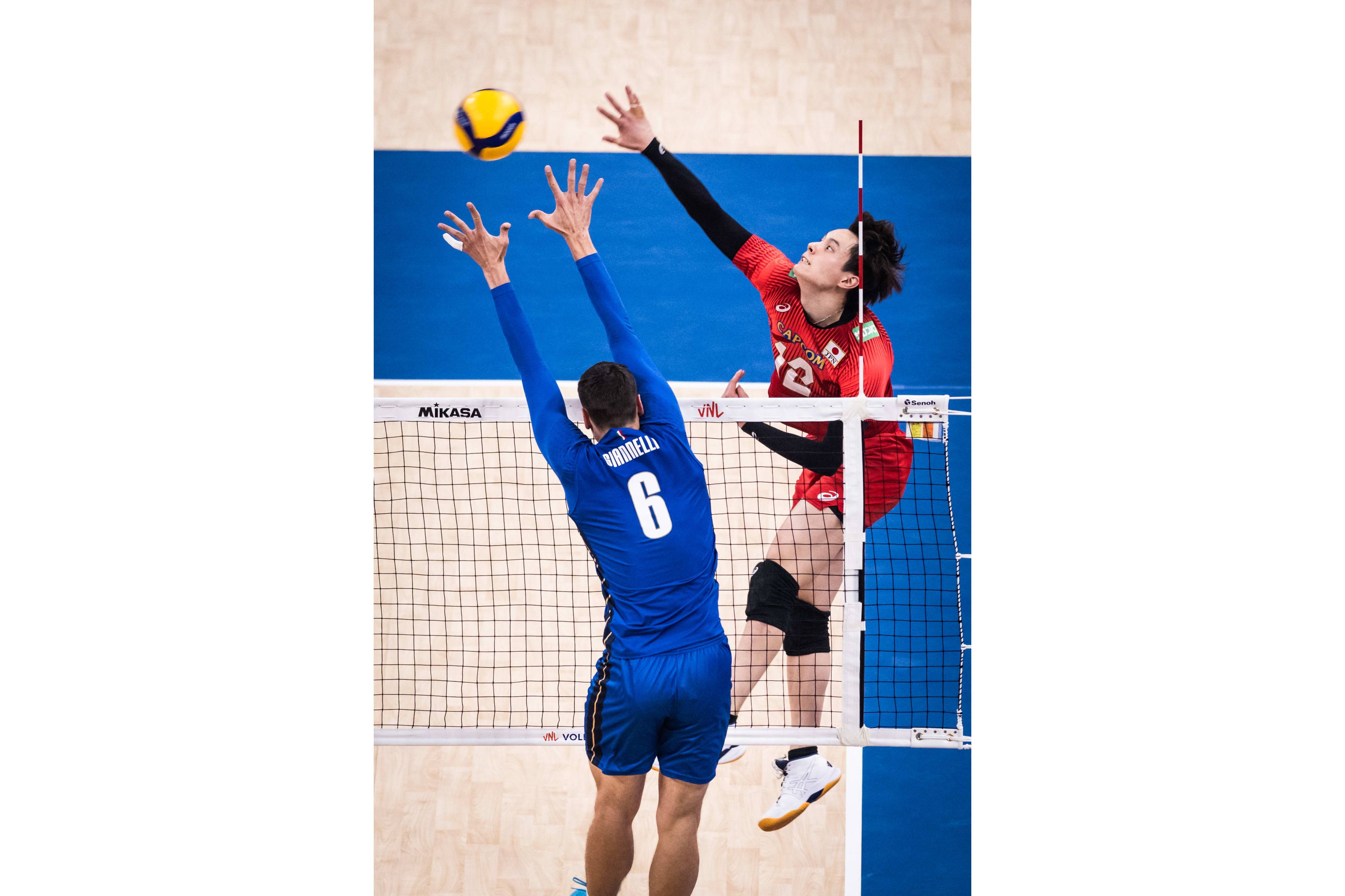 龍神NIPPON 男子バレー バレー男子日本代表、46年ぶり快挙「銅」！ イタリアに劇勝で主要
