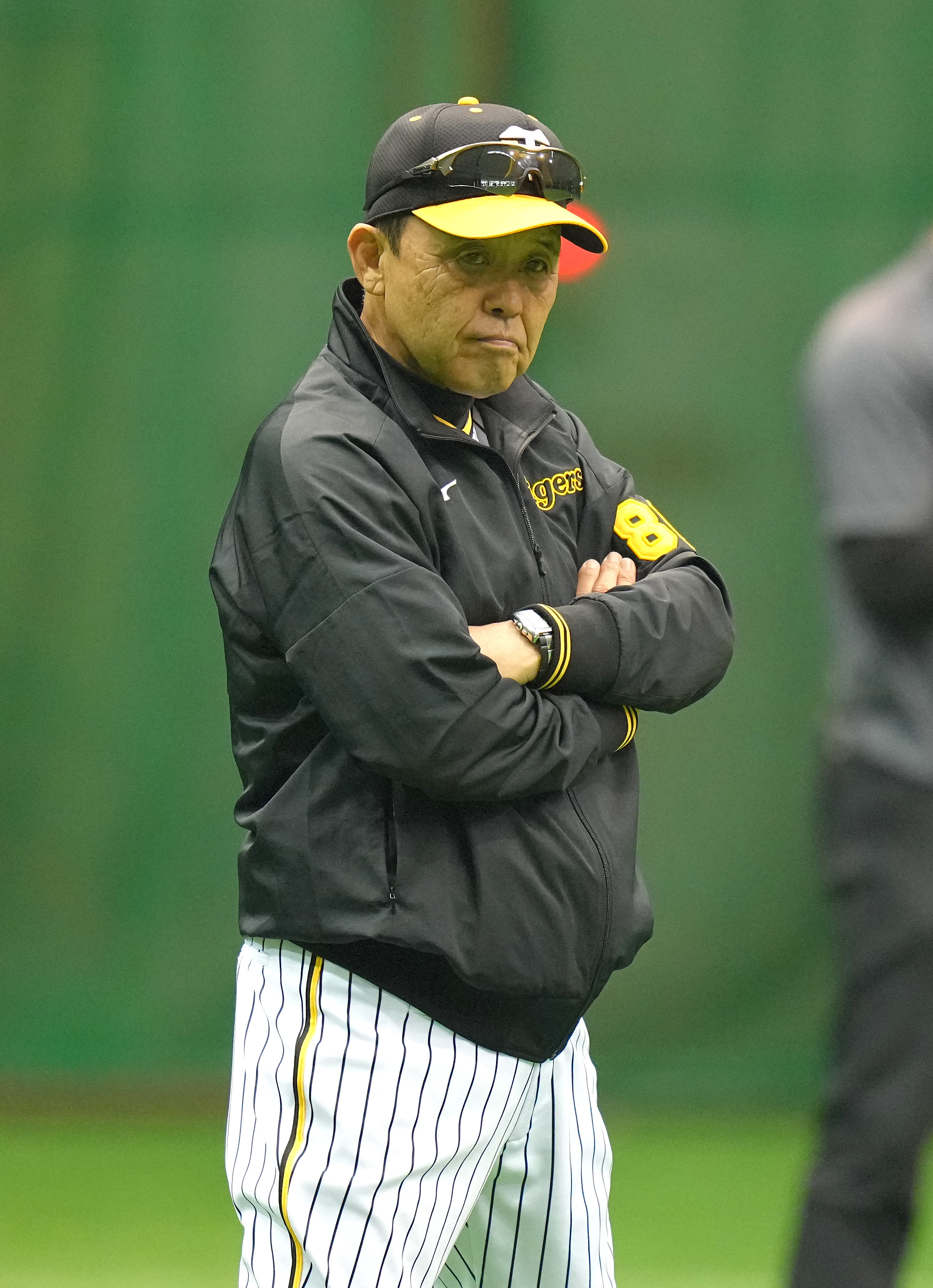 阪神・岡田監督 初の非公開サインプレー練習でミス連発…怒った、あきれ