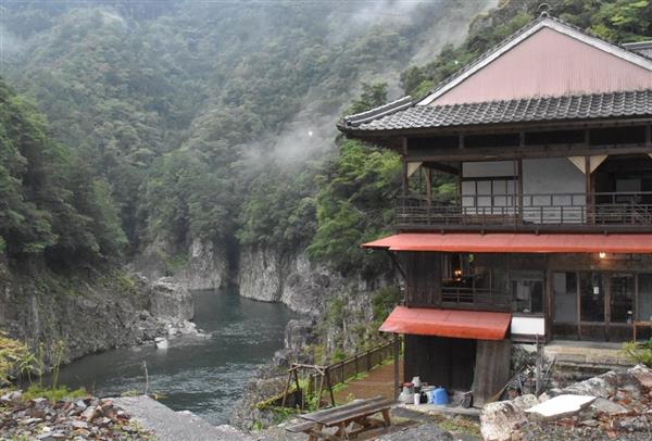 紀伊半島豪雨7年・奈良】大正6年創業「瀞ホテル」 歴史の奥深さを次