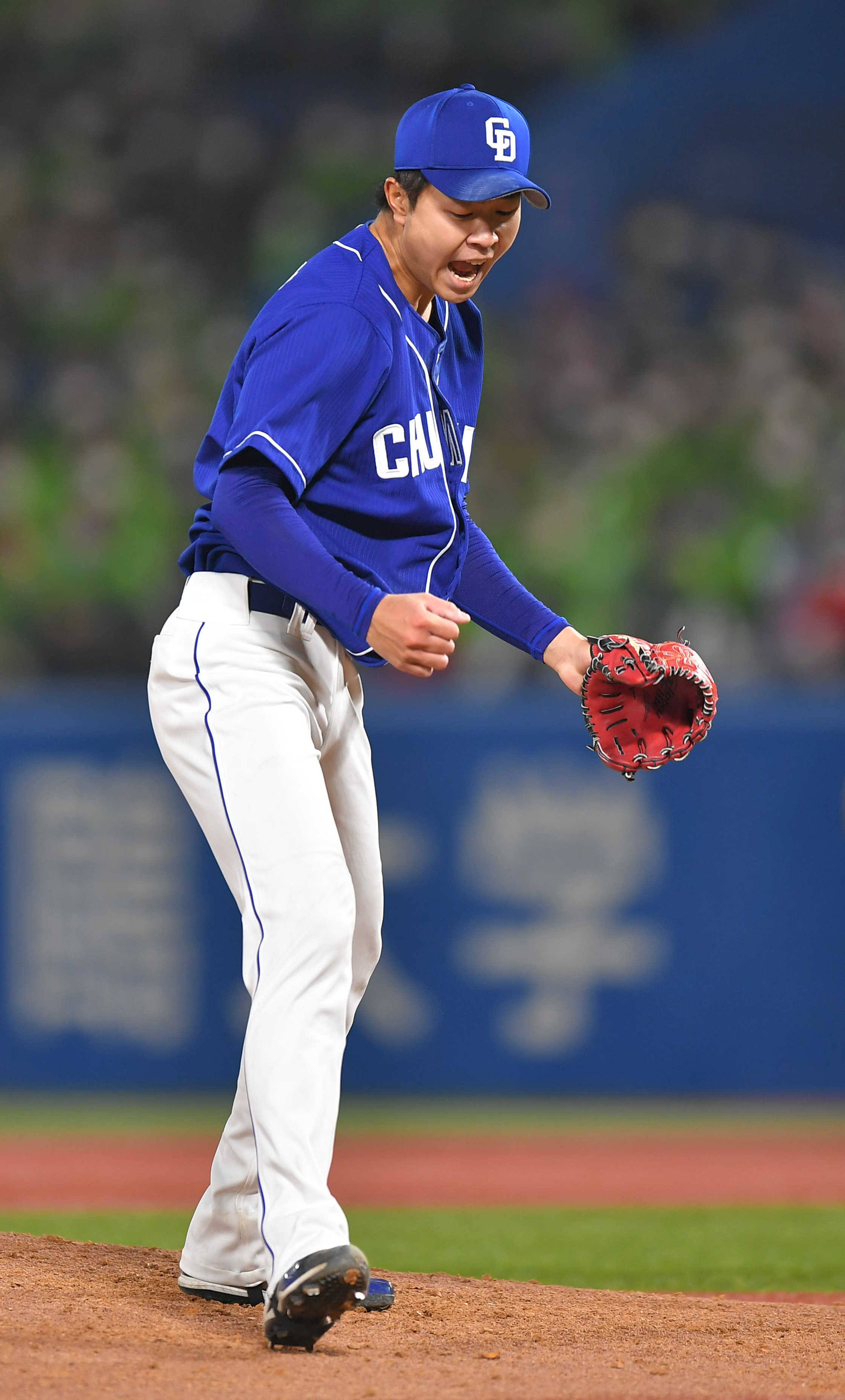 神々のたそがれ 日米の戦後50年 高橋安人 中日・高橋宏斗、思い出の神宮で1勝「いいイメージで試合に入っ