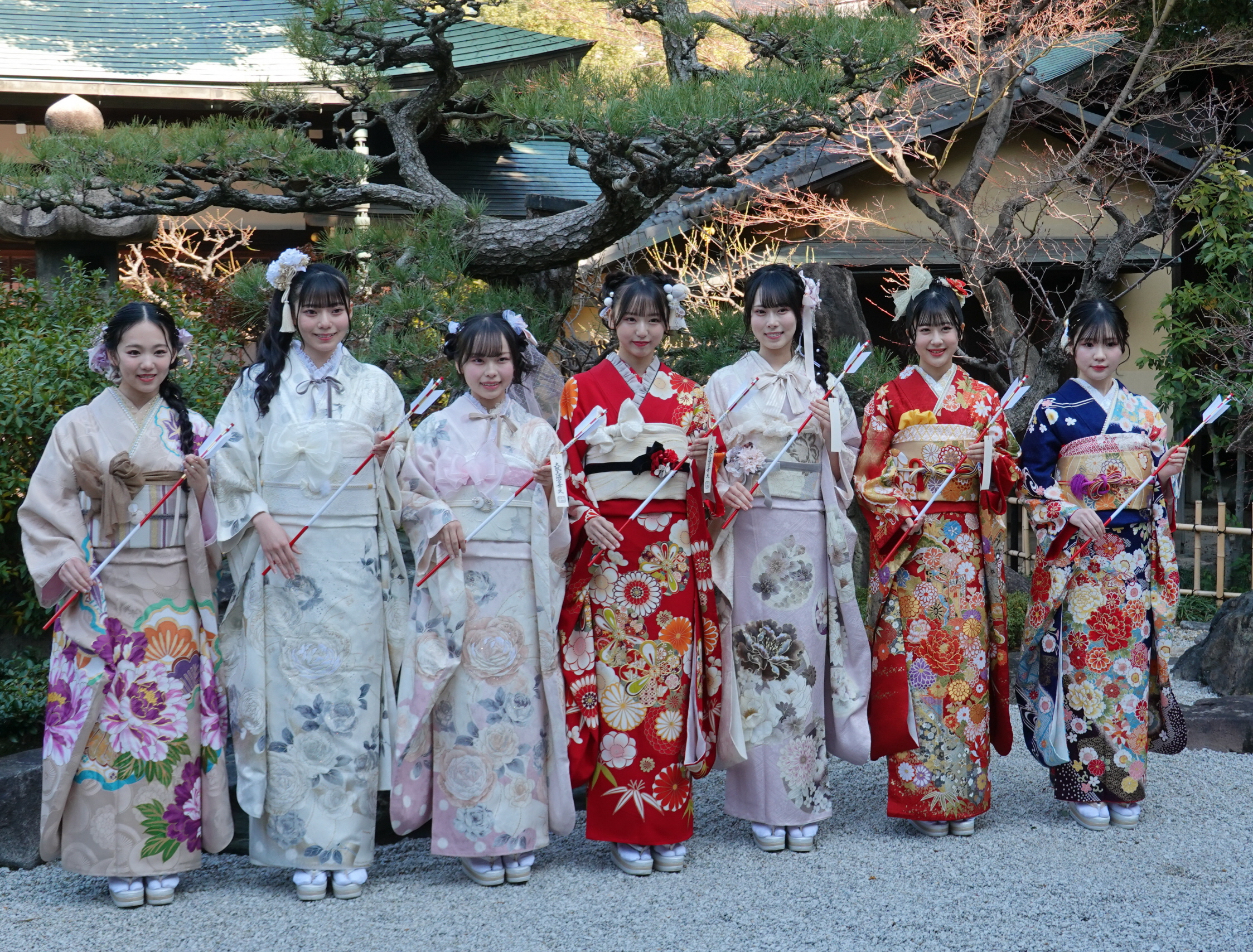 NMB48の7人がハタチの誓い 成人式で艶やかな振り袖姿披露 泉綾乃