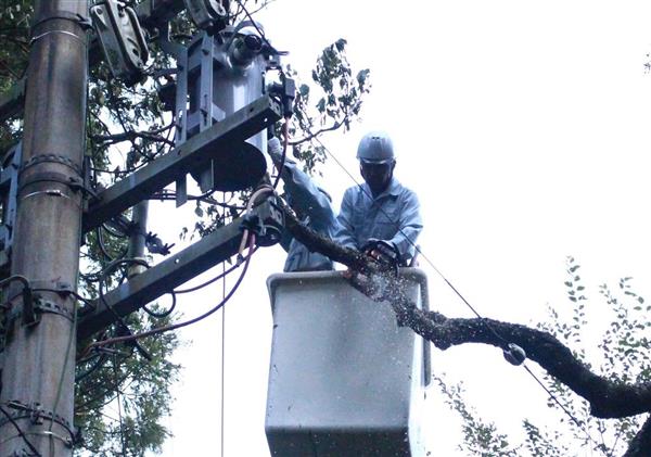 静岡 中部電管内で１４万戸の停電続く 信号機消え交通事故７０件超 1 2ページ 産経ニュース