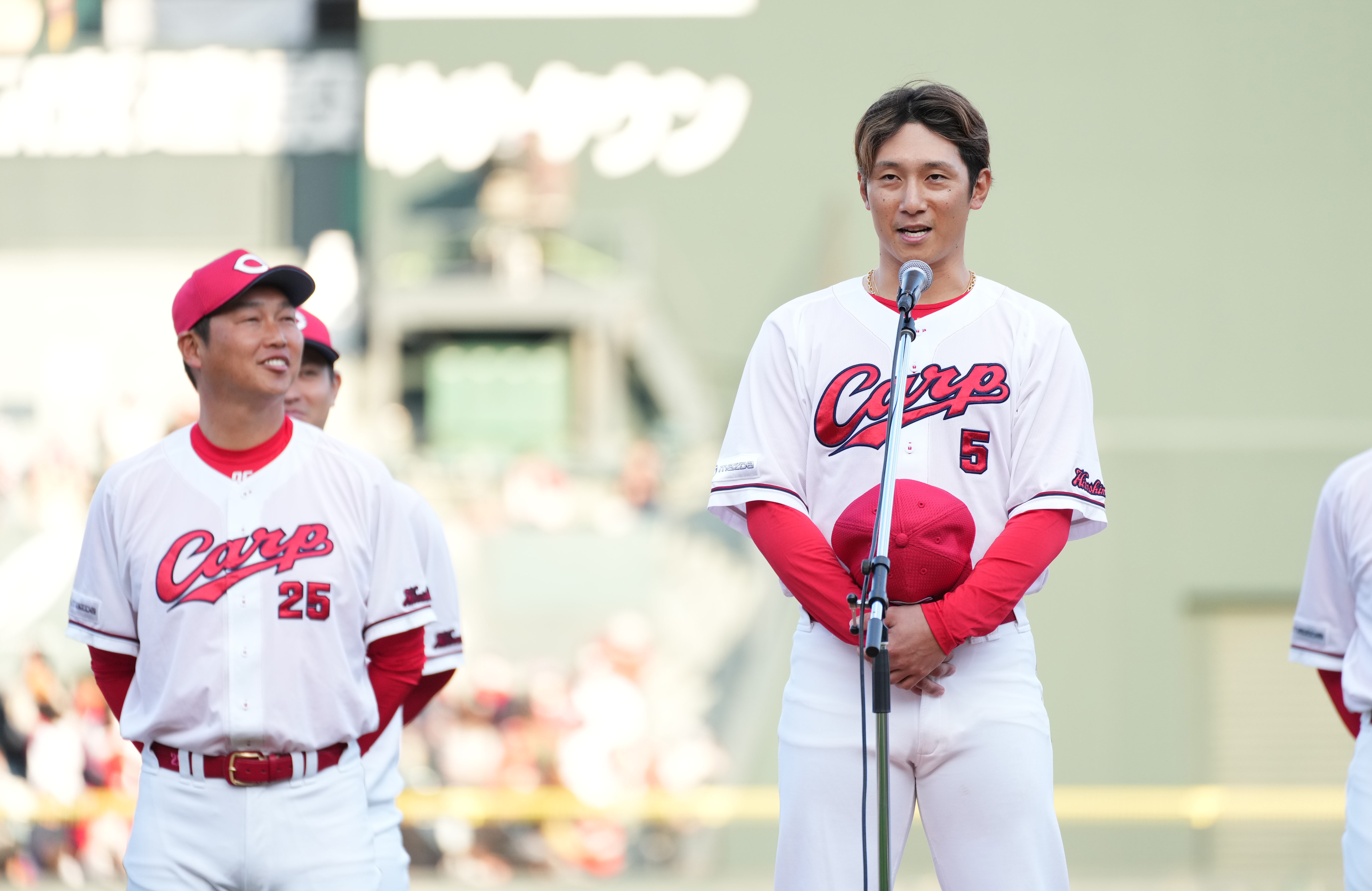 広島からＦＡ移籍・西川龍馬、新井貴浩監督の計らいでスピーチ「カープに来て良かった」