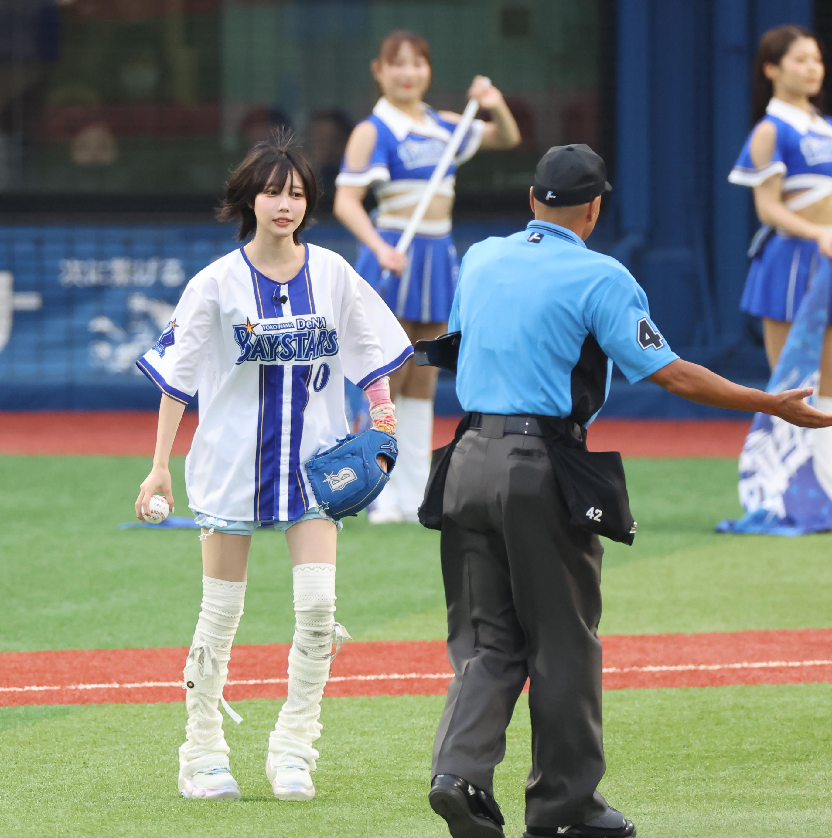 あのちゃん、DeNA戦で始球式 2年連続のノーバウンド投球 - サンスポ