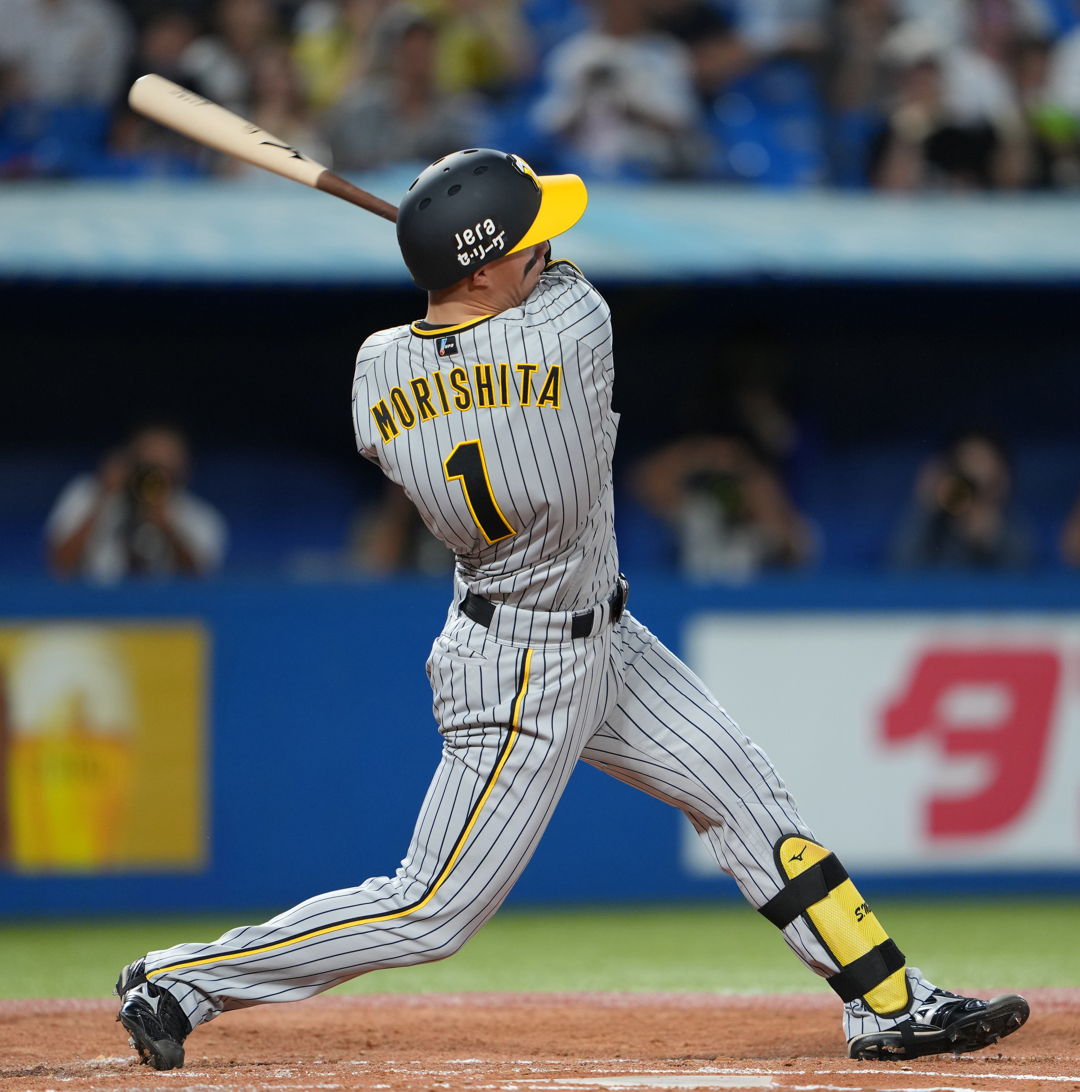 6番降格の阪神・森下翔太、バックスクリーン直撃の7号ソロ