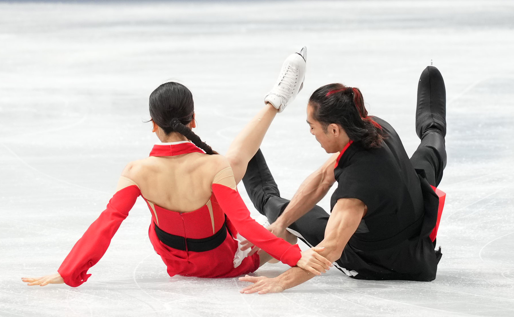 高橋大輔と村元哉中は2位発進 転倒に「練習でもしたことないような