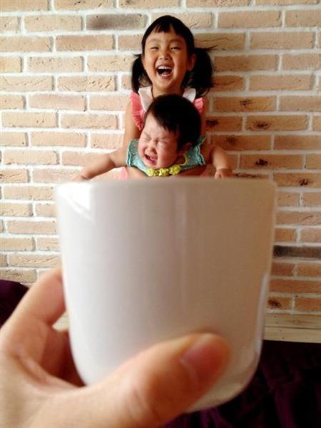 マグに赤ちゃん ベビーマギング 寝姿アート 赤ちゃんのトリック写真 流行中 1 3ページ 産経ニュース