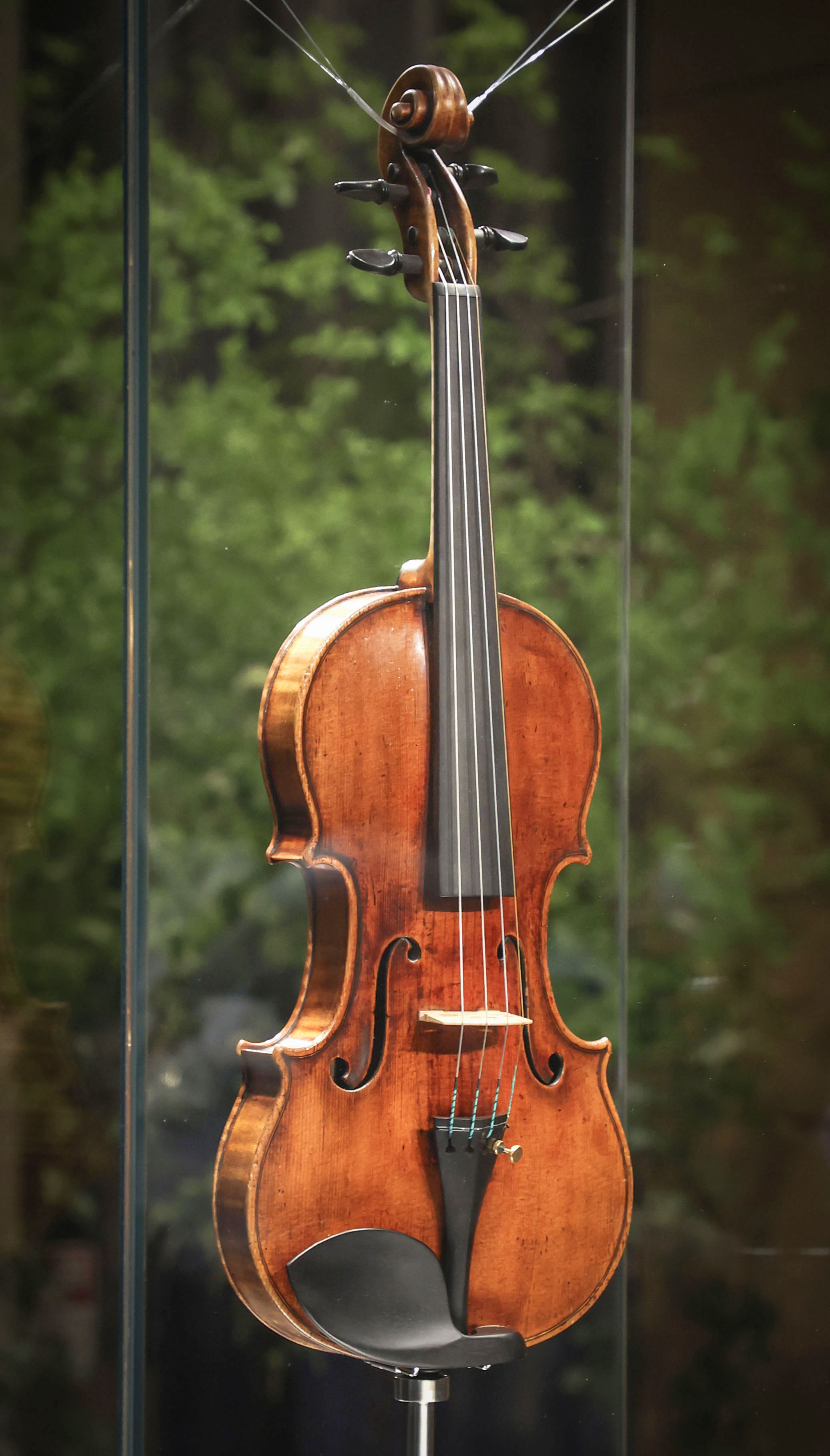 バイオリンの名器「ダ・ビンチ」２０億円で落札 壱番屋創業者が出品 - サンスポ