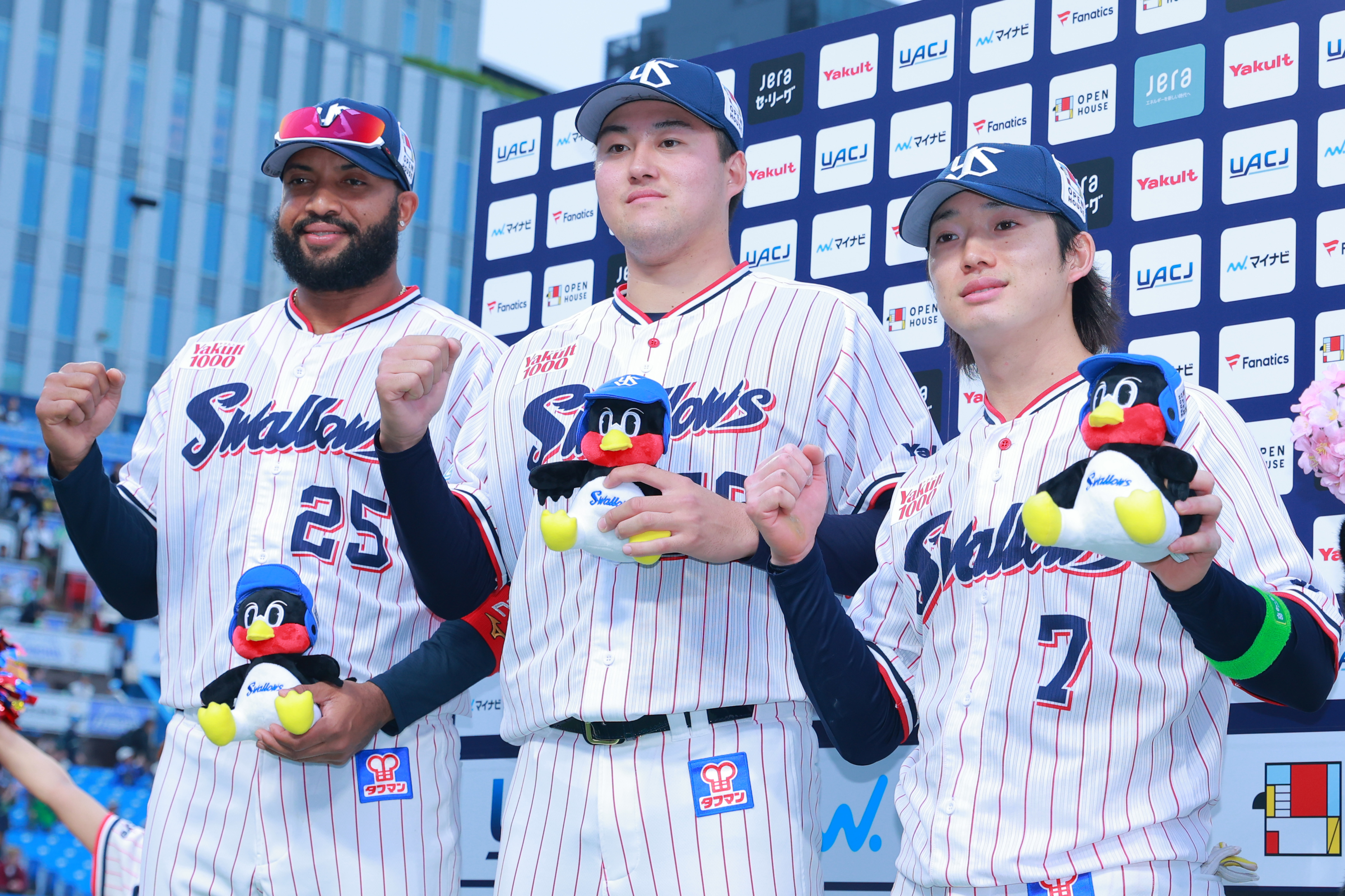 ヤクルト大逆転ミラクル劇 5点差の七回に一挙7得点 同点2点打の長岡