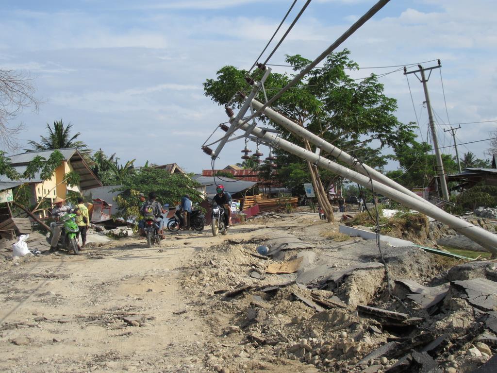 ａｓｅａｎ見聞録 街は 泥の津波 に飲まれた インドネシア地震ルポ 液状化で５０００人不明 1 3ページ 産経ニュース