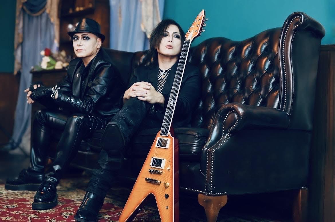 元黒夢のギタリスト・臣こと鈴木新が弾く「〝泣き〟の校歌」知ってる