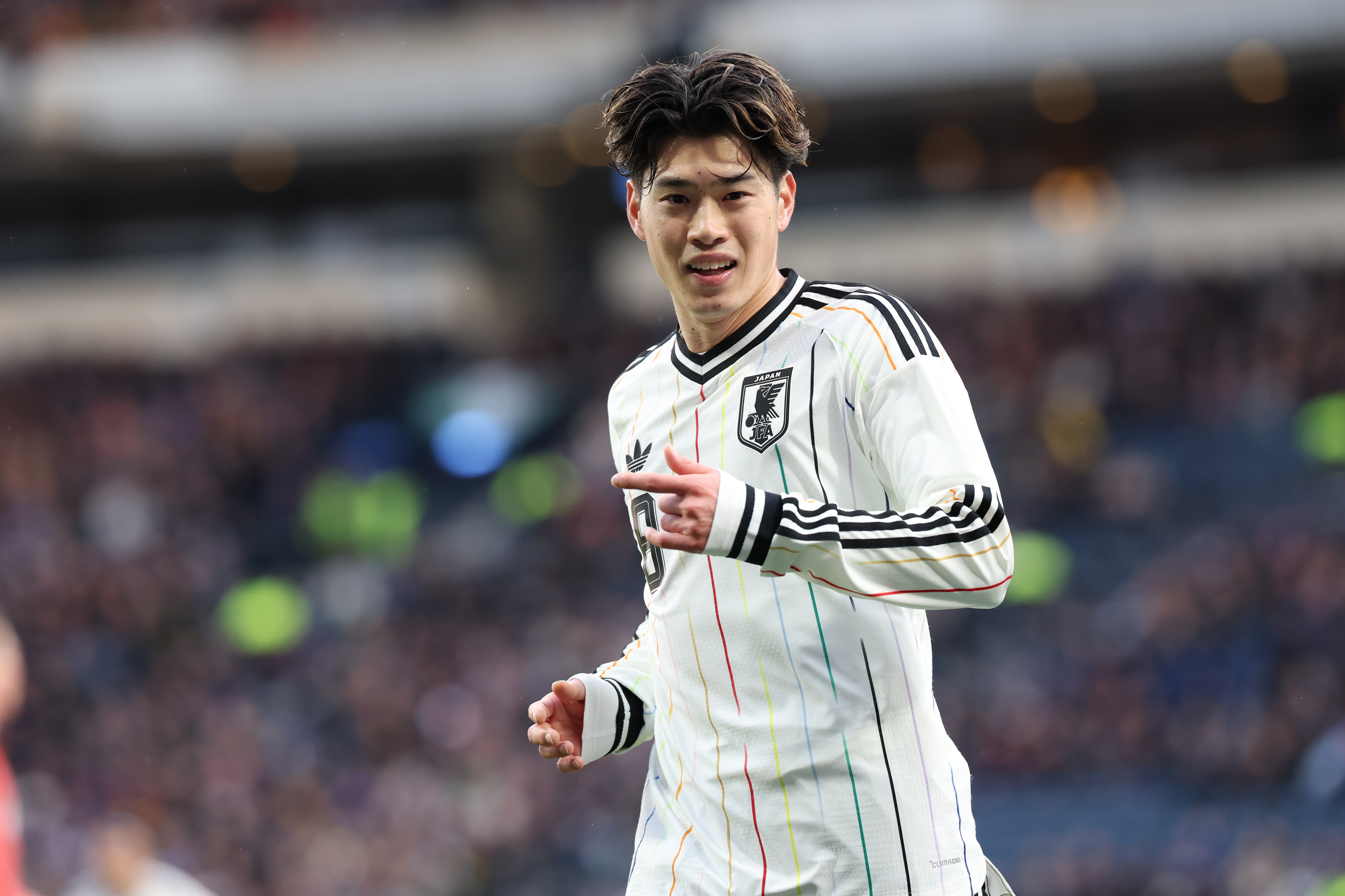 日本代表・鈴木唯人は鎖骨骨折 フライブルクが発表 W杯メンバー発表を