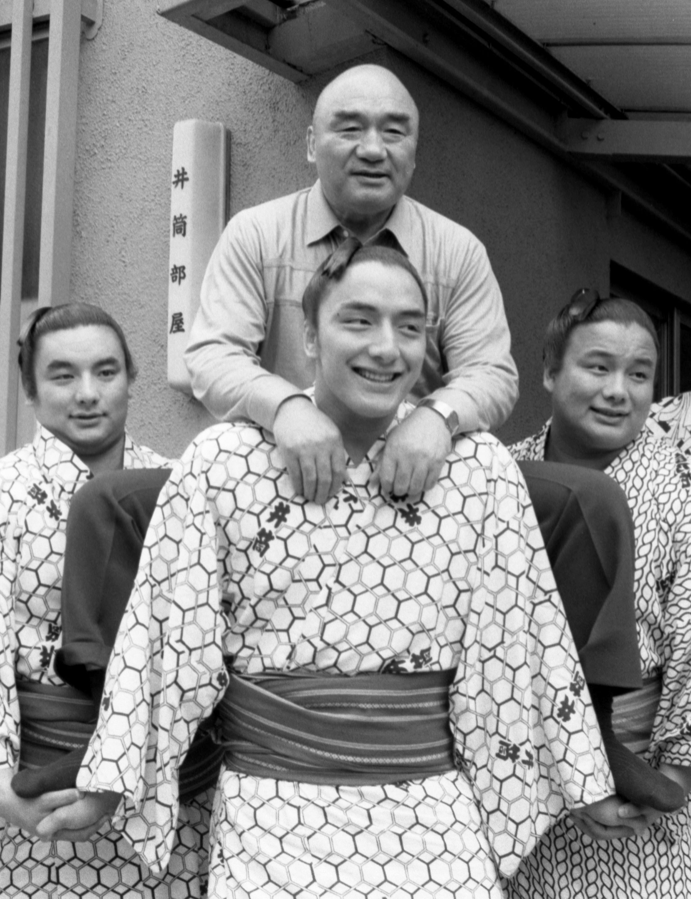力士 寺尾