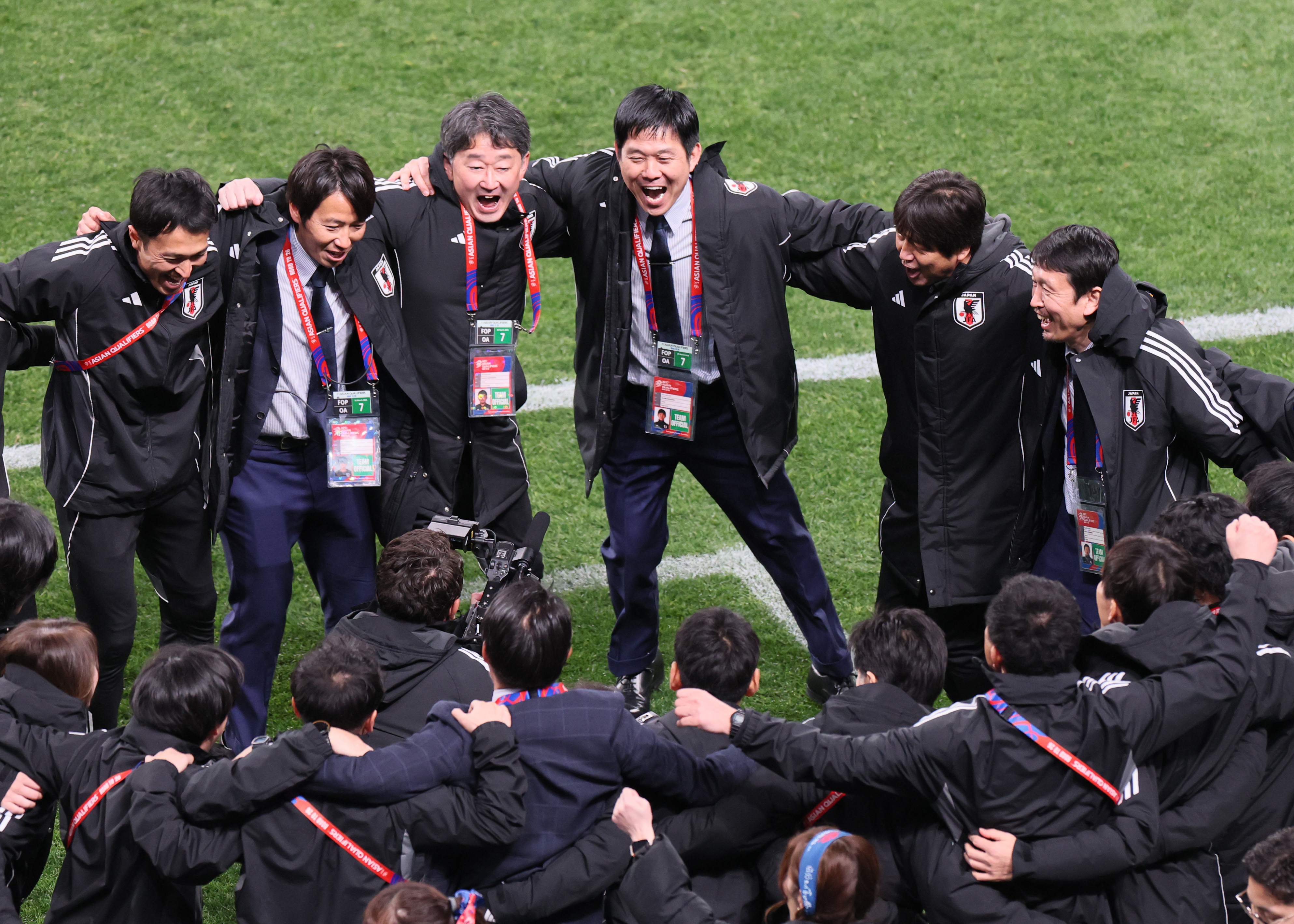 久保建英、先制アシスト＆自ら2点目！ 埼スタの歓喜！〝史上最強〟日本