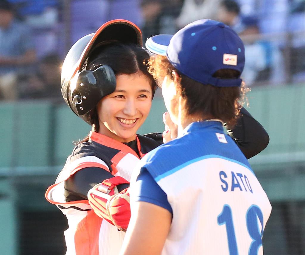 美しすぎる女子野球選手 ら半数が退団 大量リストラの女子プロ野球 存続の行方は 3 3ページ 産経ニュース