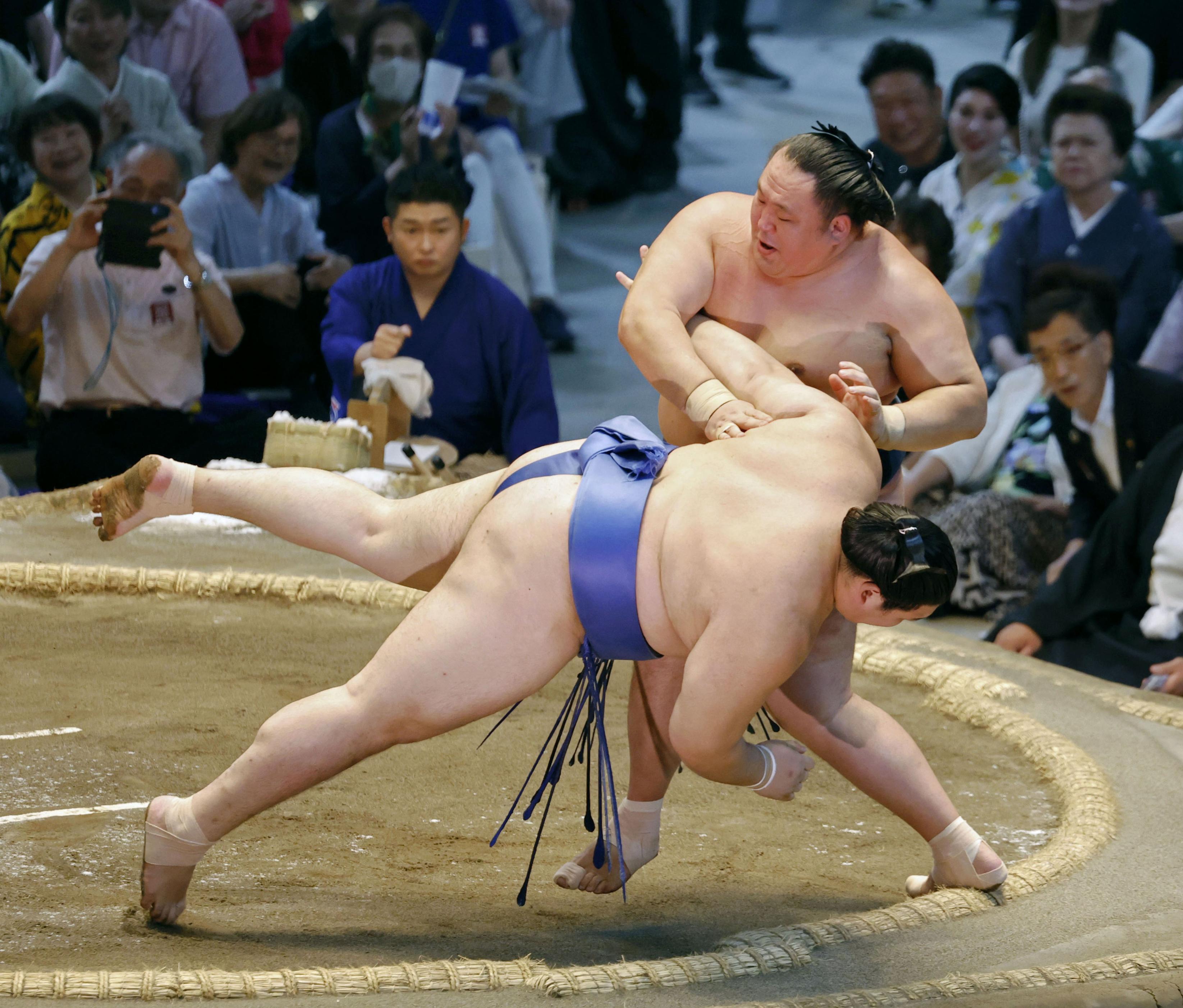 鉄人・玉鷲「座布団で初めて信じられた」 40歳8カ月で最年長金星