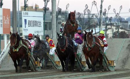 馬インフルエンザで中止している帯広ばんえい競馬が17日から再開