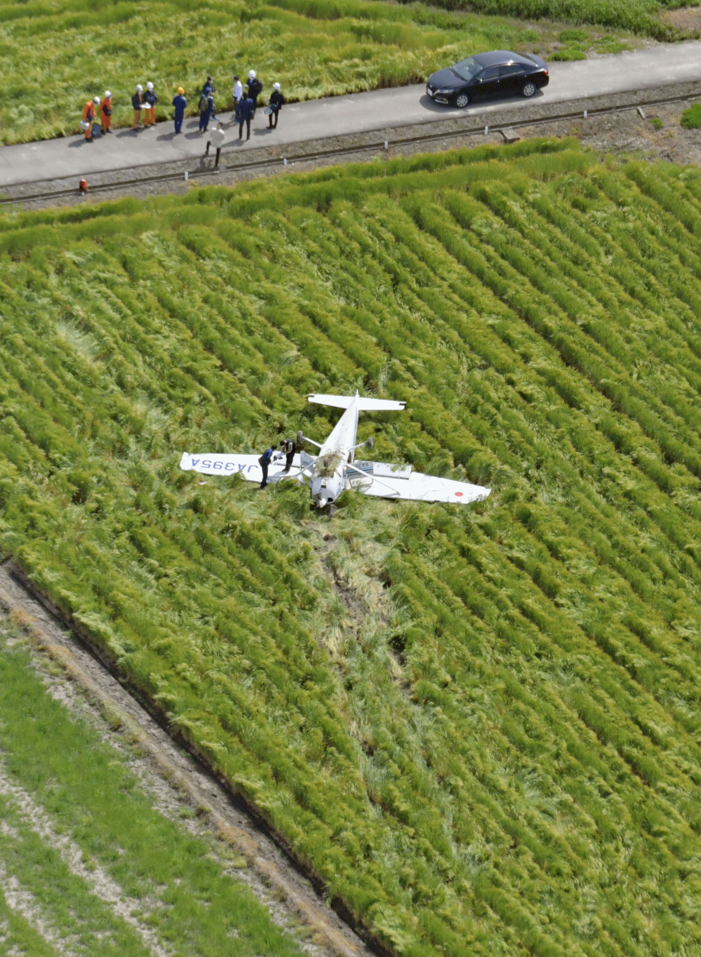 フォト】訓練中にエンジン不具合 大分、海保セスナ不時着 - 産経ニュース