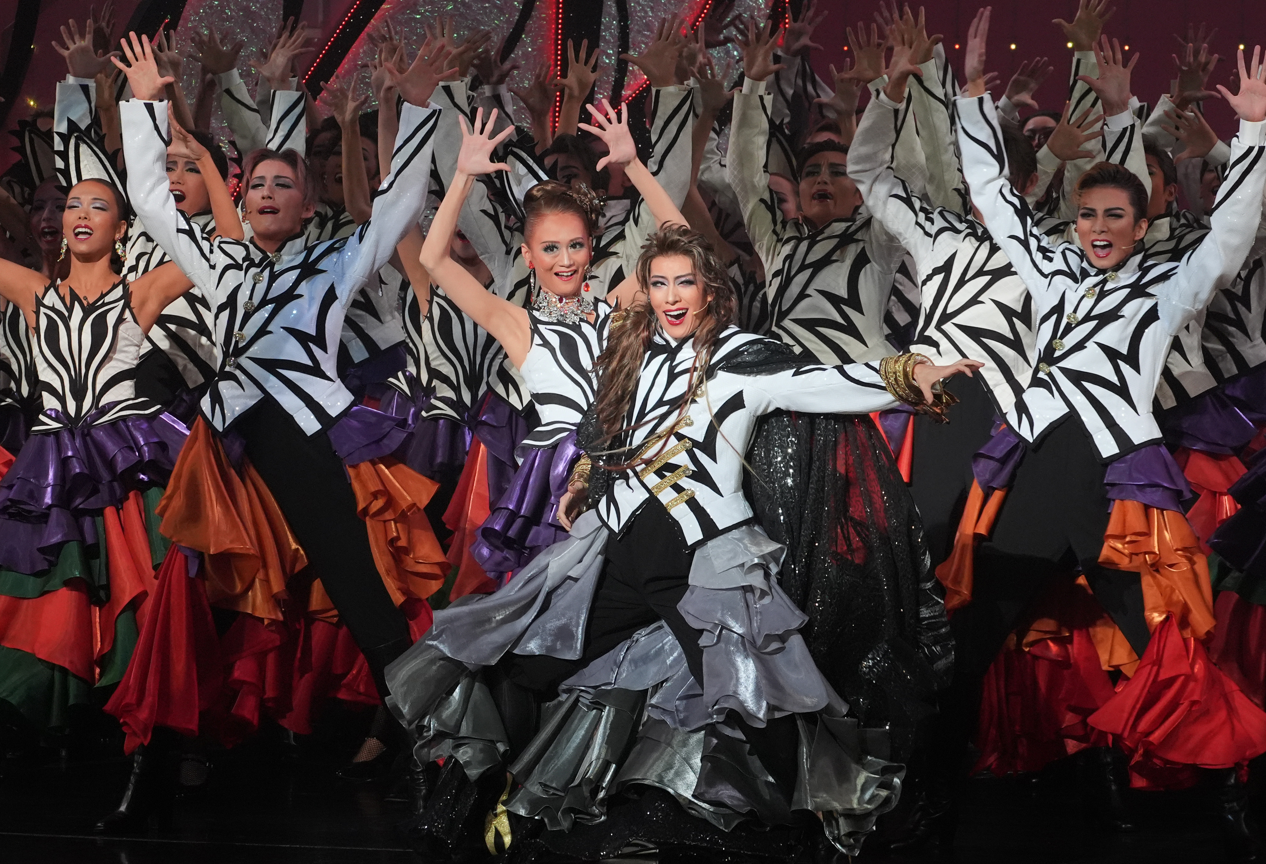 盛者必衰の一大絵巻 永久輝せあ率いる花組が総力で描く 宝塚歌劇団「蒼