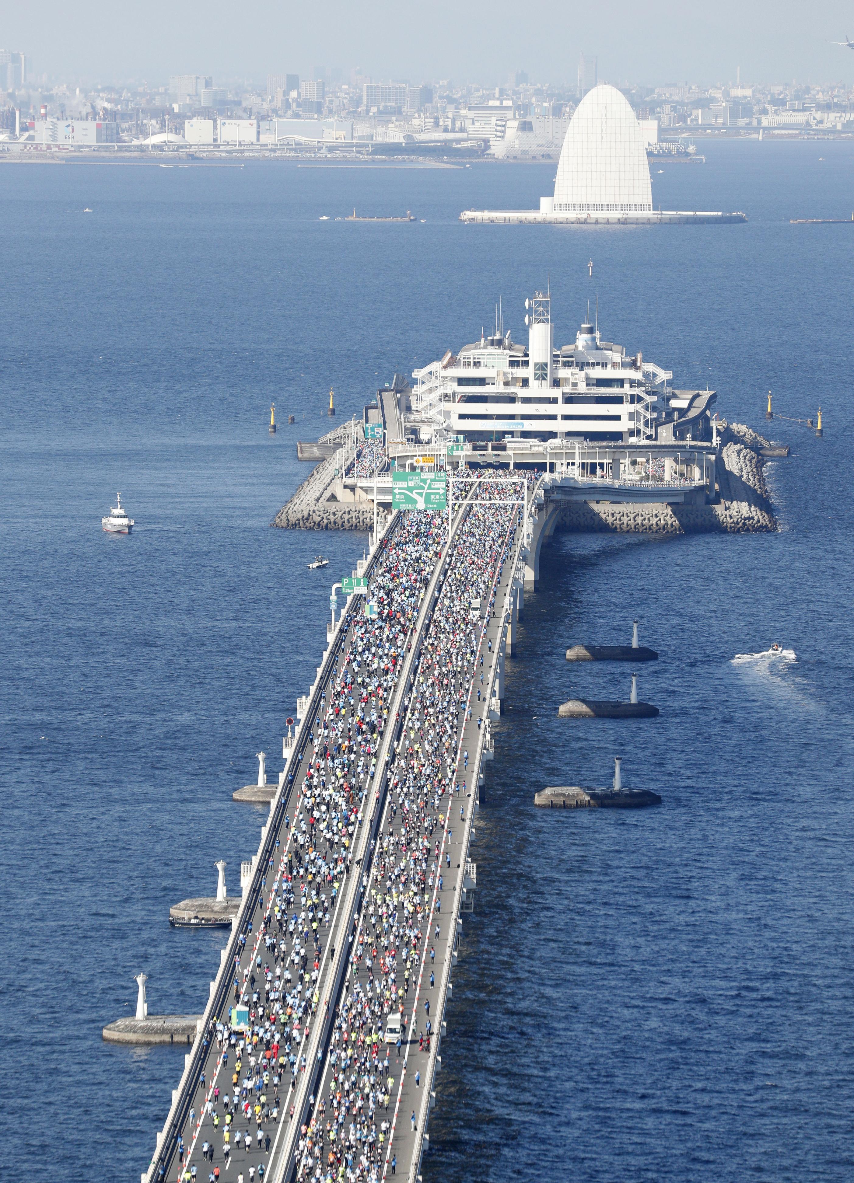 東京湾アクアライン」でマラソン 潮風浴び１万５千人 - 産経ニュース
