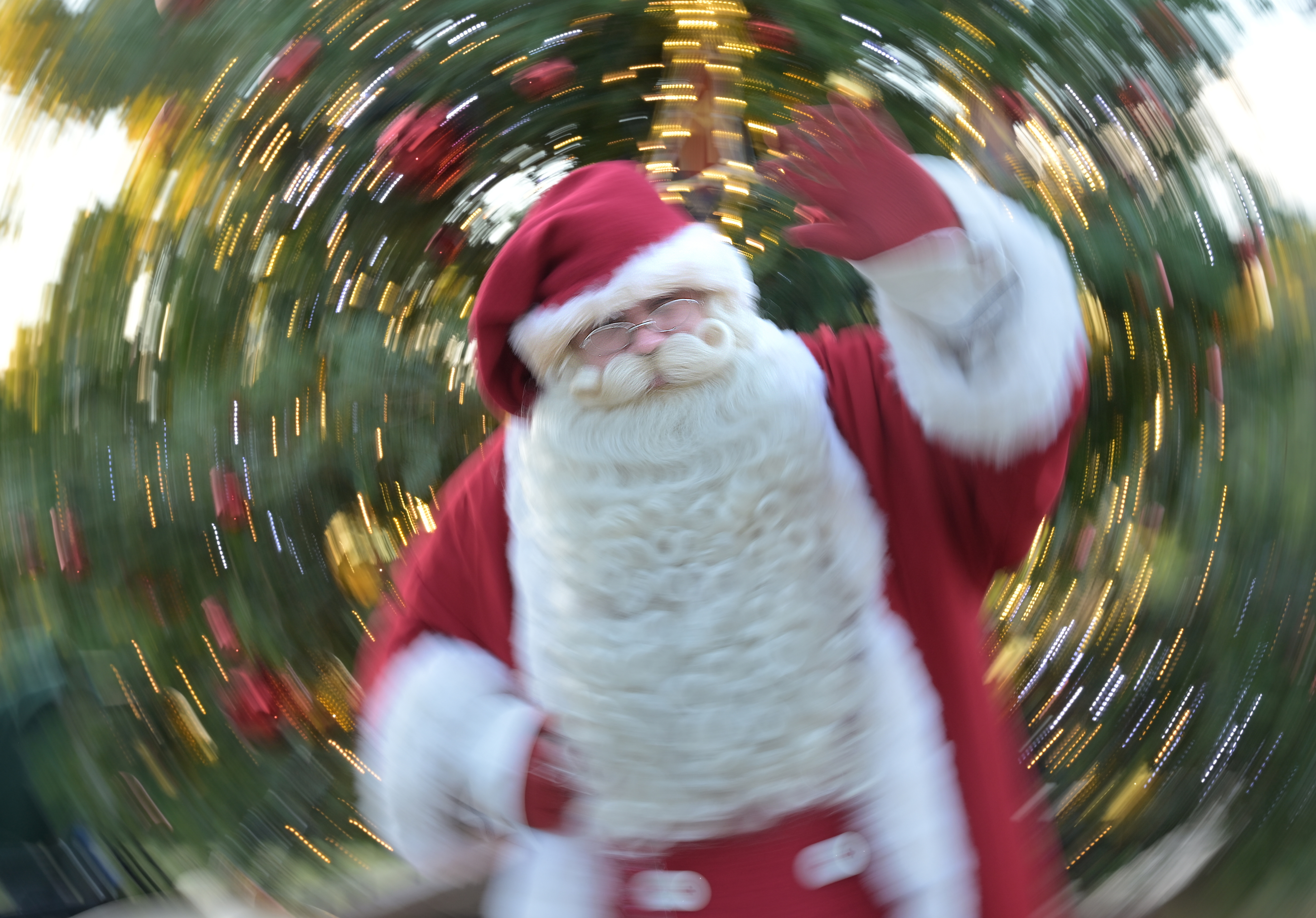 玄関から訪れたり、13人もいたり「所変わればサンタクロースも変わる」 彩時記～12月・師走 - 産経ニュース, image size:5600x3908