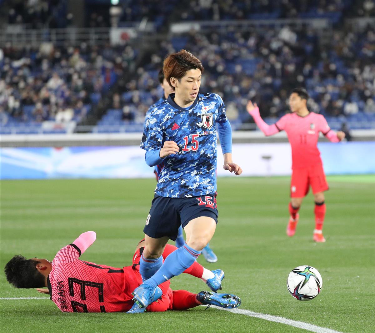 サッカー日韓戦速報 ２ ｄｆラインは４バック 遠藤のシュートはバーたたく 産経ニュース