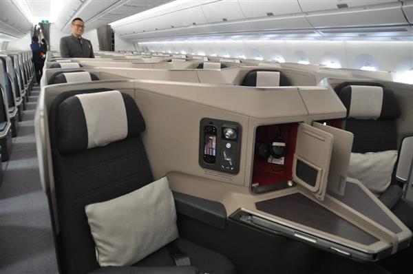 最新型旅客機A350－1000関空で公開 キャセイパシフィック航空