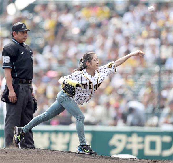 スポーツ記者リポート 始球式は アスリートファースト で 1 2ページ 産経ニュース