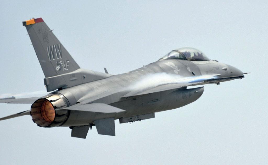 軍事ワールド 中国が 断固反対 する台湾新戦闘機 ｆ １６ｖ の実力は 1 5ページ 産経ニュース