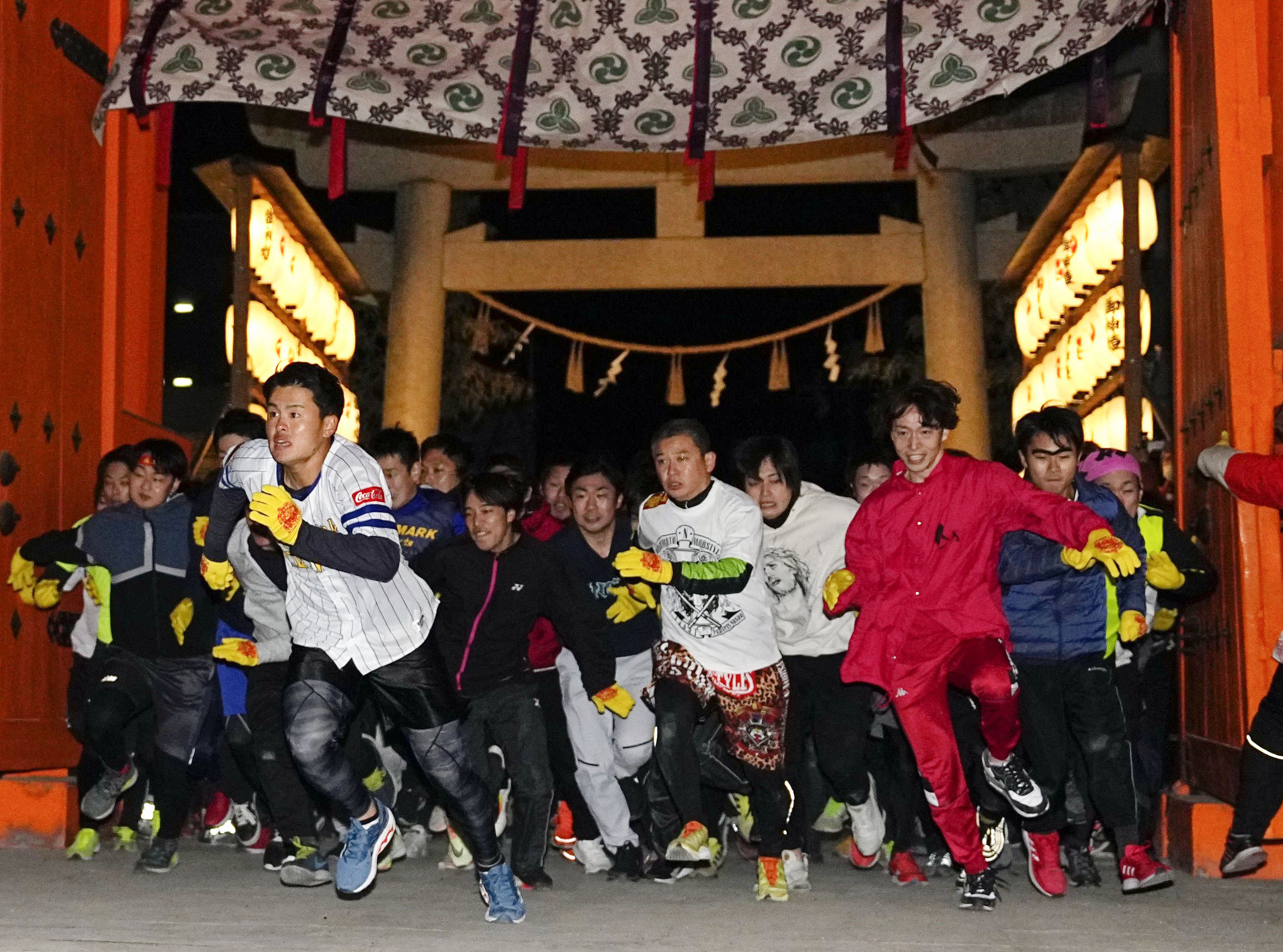 服男 神社 安い 一位の人