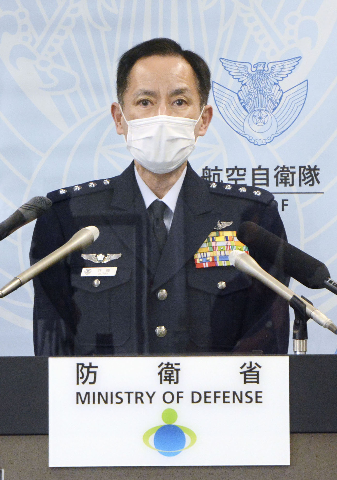 ●日本の記章＊自衛隊＊航空幕僚長＊純銀製カフス＆タイピン＋木盃（実物） 日本の記章＊自衛隊＊航空幕僚長＊純銀製カフス＆タイピン＋