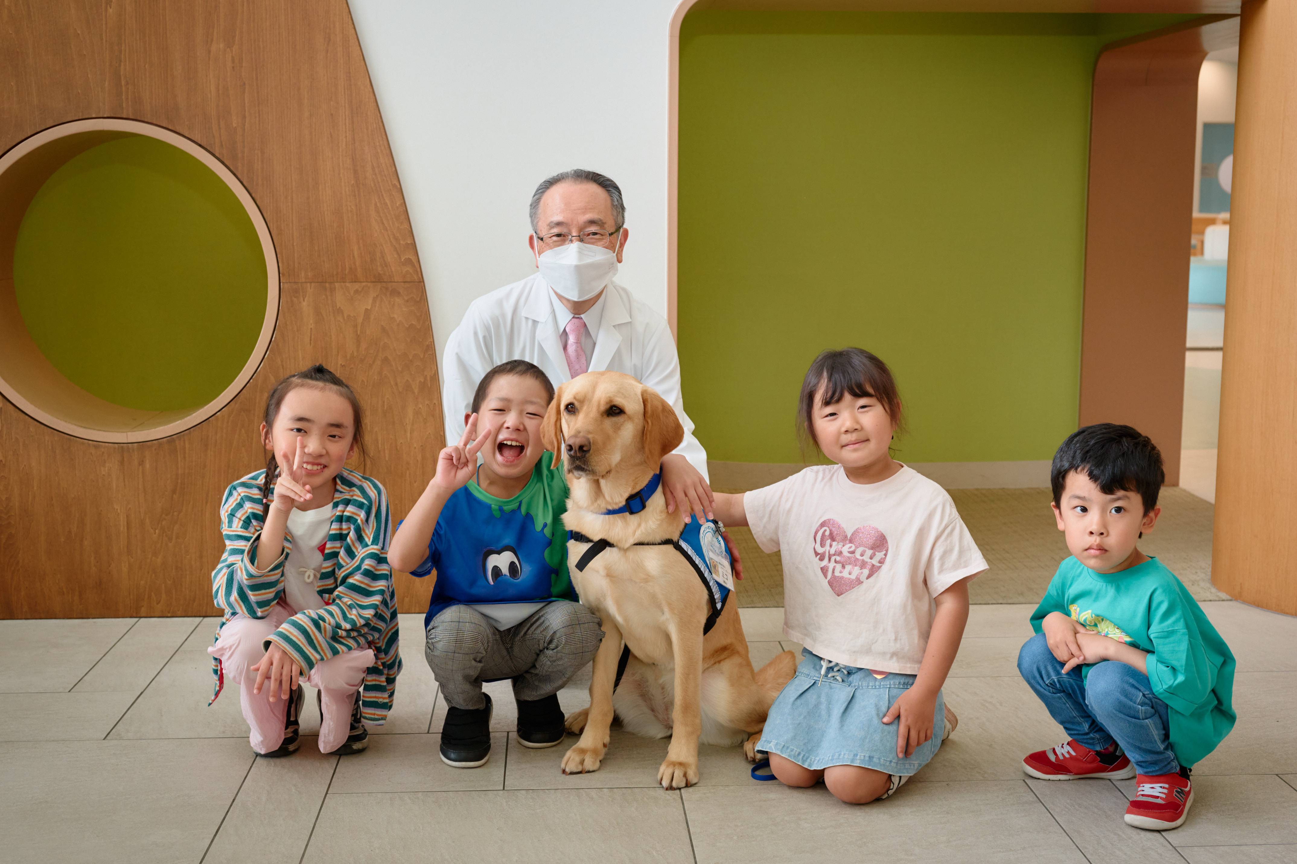 日本にたった4頭の難病児支える犬、神戸でも導入へ 活動広がるも年1千