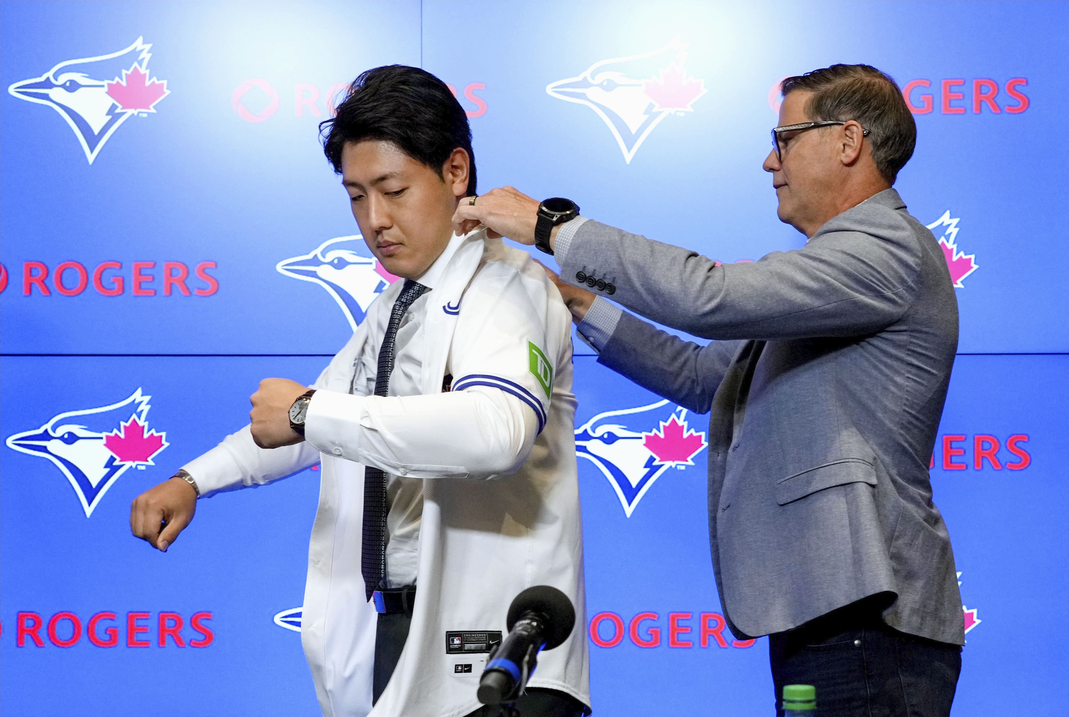 ※いさMLBへ！遥かなる挑戦！！【新品未使用】ユニフォーム　岡本和真 MLB】岡本和真、入団会見で〝岡本節〟連発 娘の決断、指揮官の印象、新