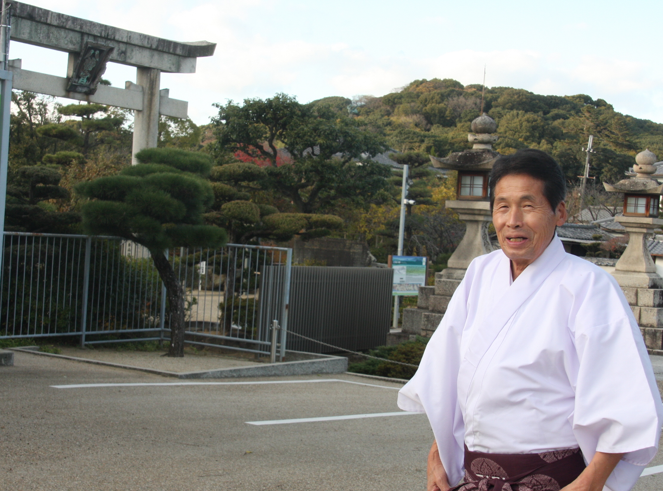 THE古墳】応神天皇陵に謎の「六角堂」 過ちて登るときは神の祟り