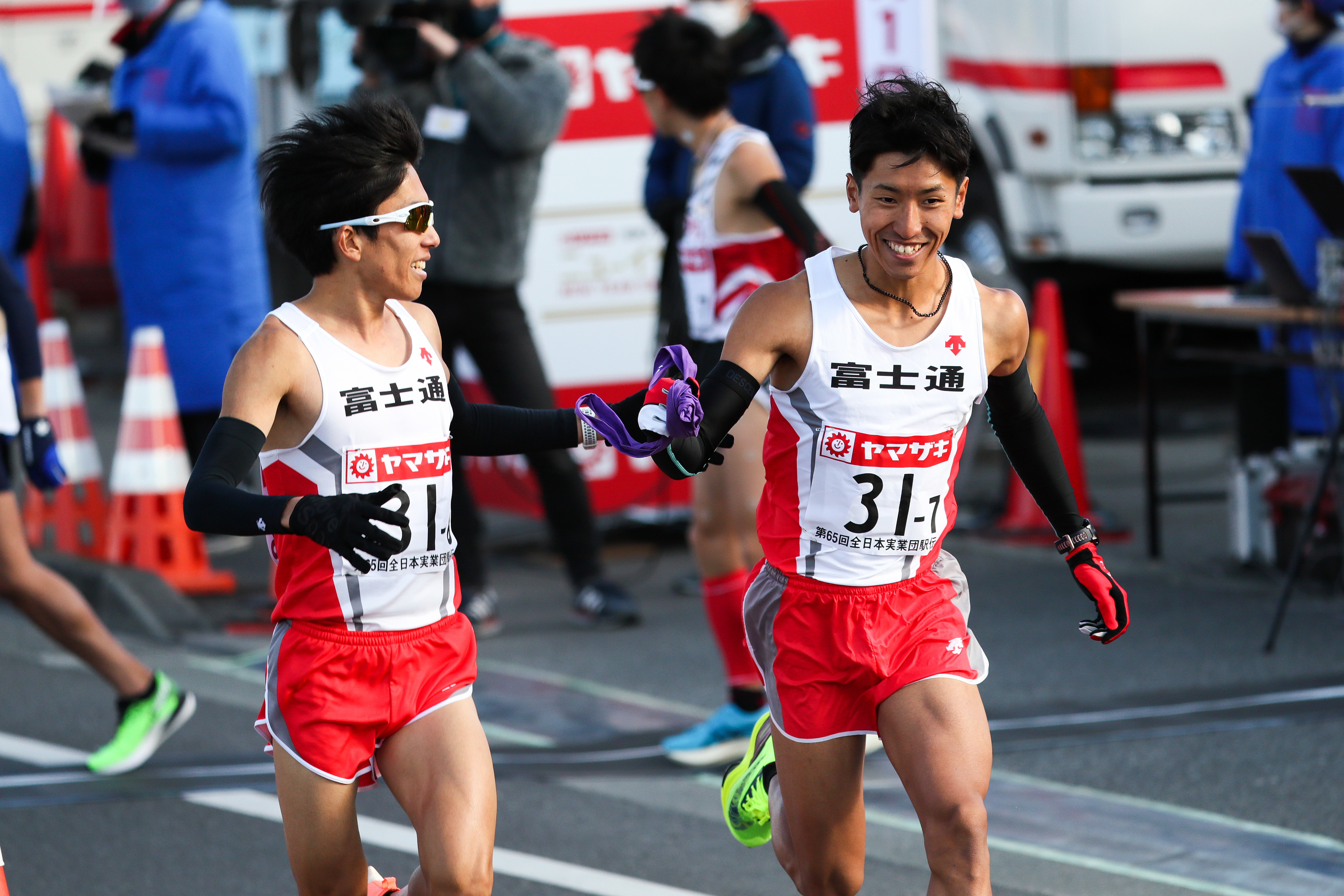 ベテラン記者コラム 231 富士通優勝旗紛失 不本意な形で注目を集めたニューイヤー駅伝 サンスポ ベテラン記者コラム 231 富士通優勝旗紛失 不本意な形で注目を集めたニューイヤー駅伝 サンスポ