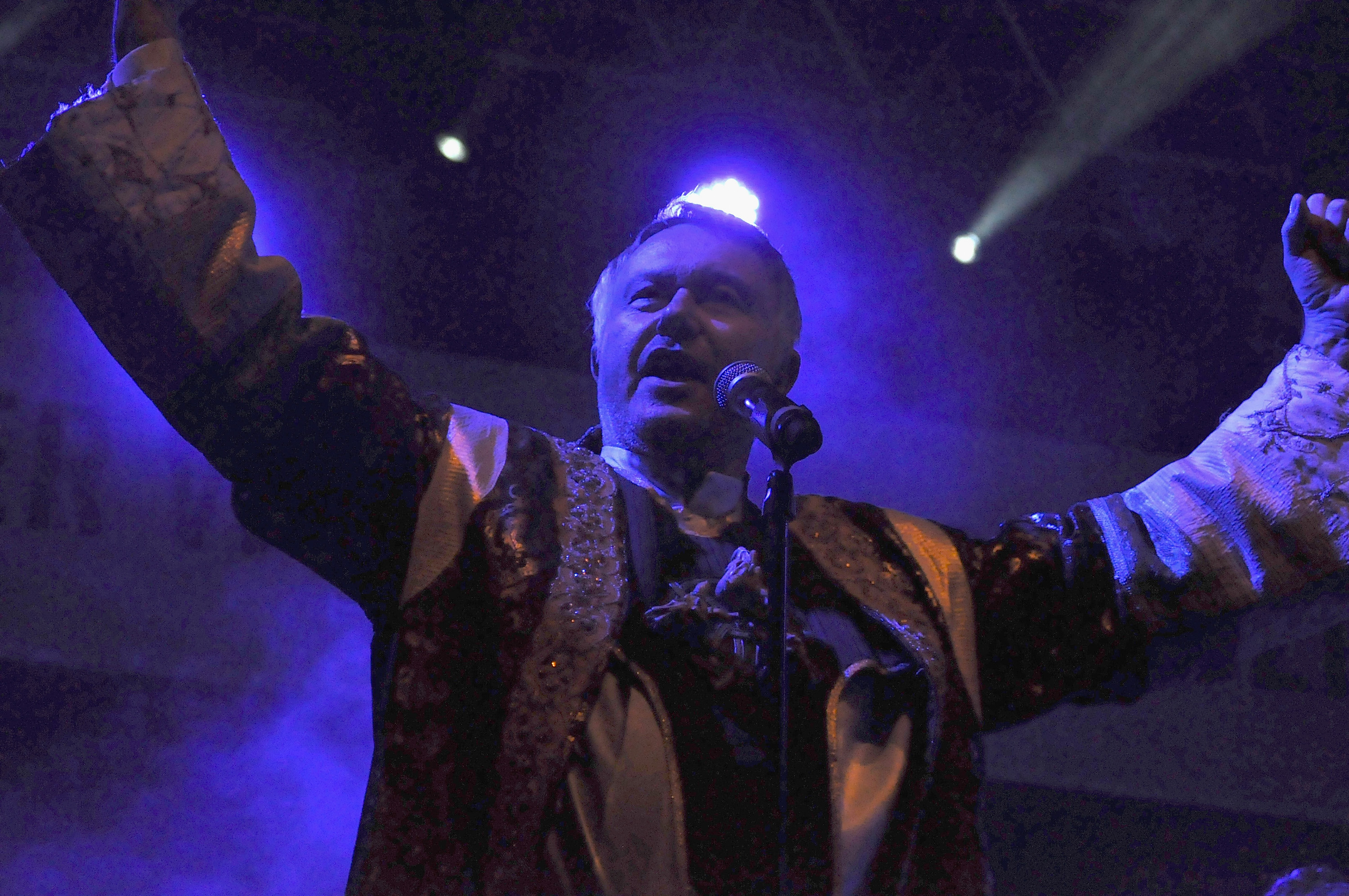 ウォルフガング・ハイヒェルさん死去 75歳 ドイツの歌手