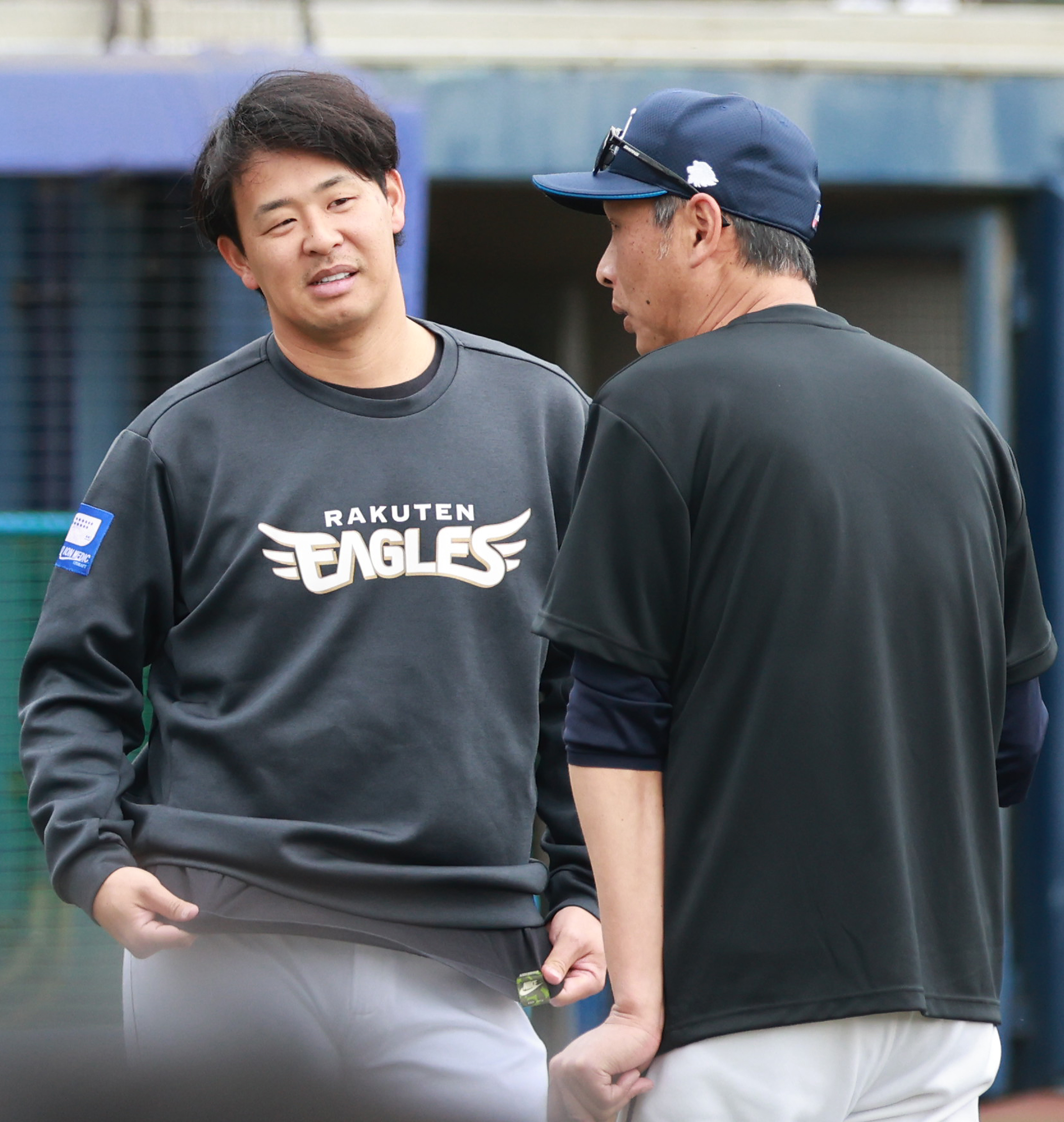 楽天・浅村栄斗、試合前に古巣・西武関係者に通算2000安打のあいさつ 