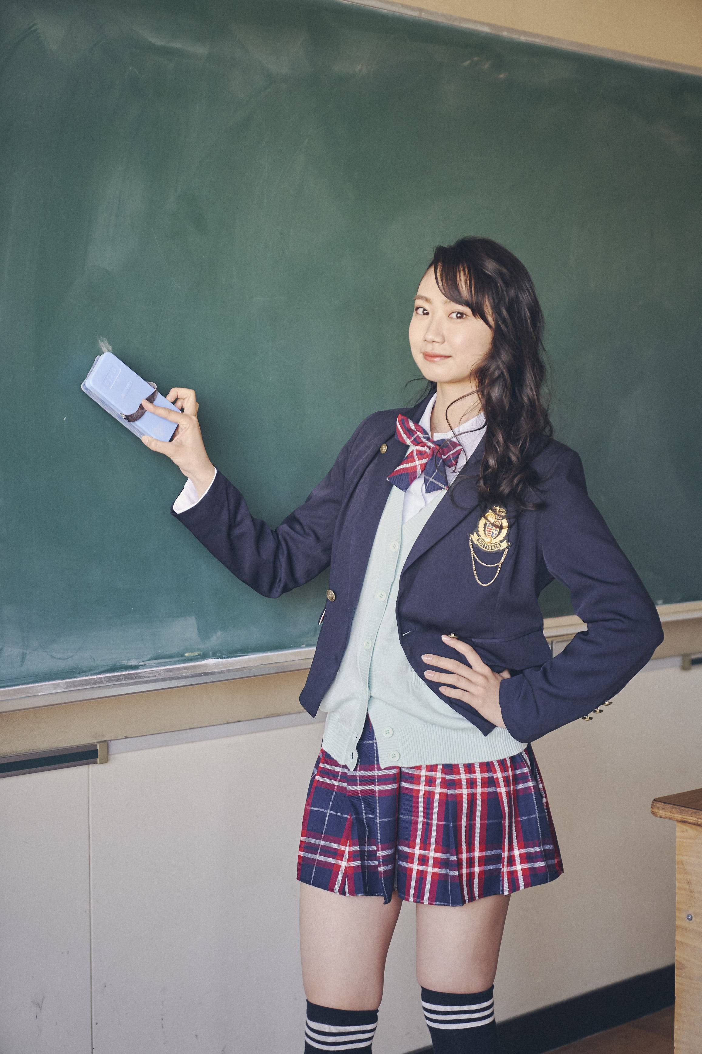 レースクイーン卒業の相沢菜々子が女優道まい進中 環境変え新しい世界に ｈｕｌｕドラマ さよなら ハイスクール 出演中 2 2ページ イザ