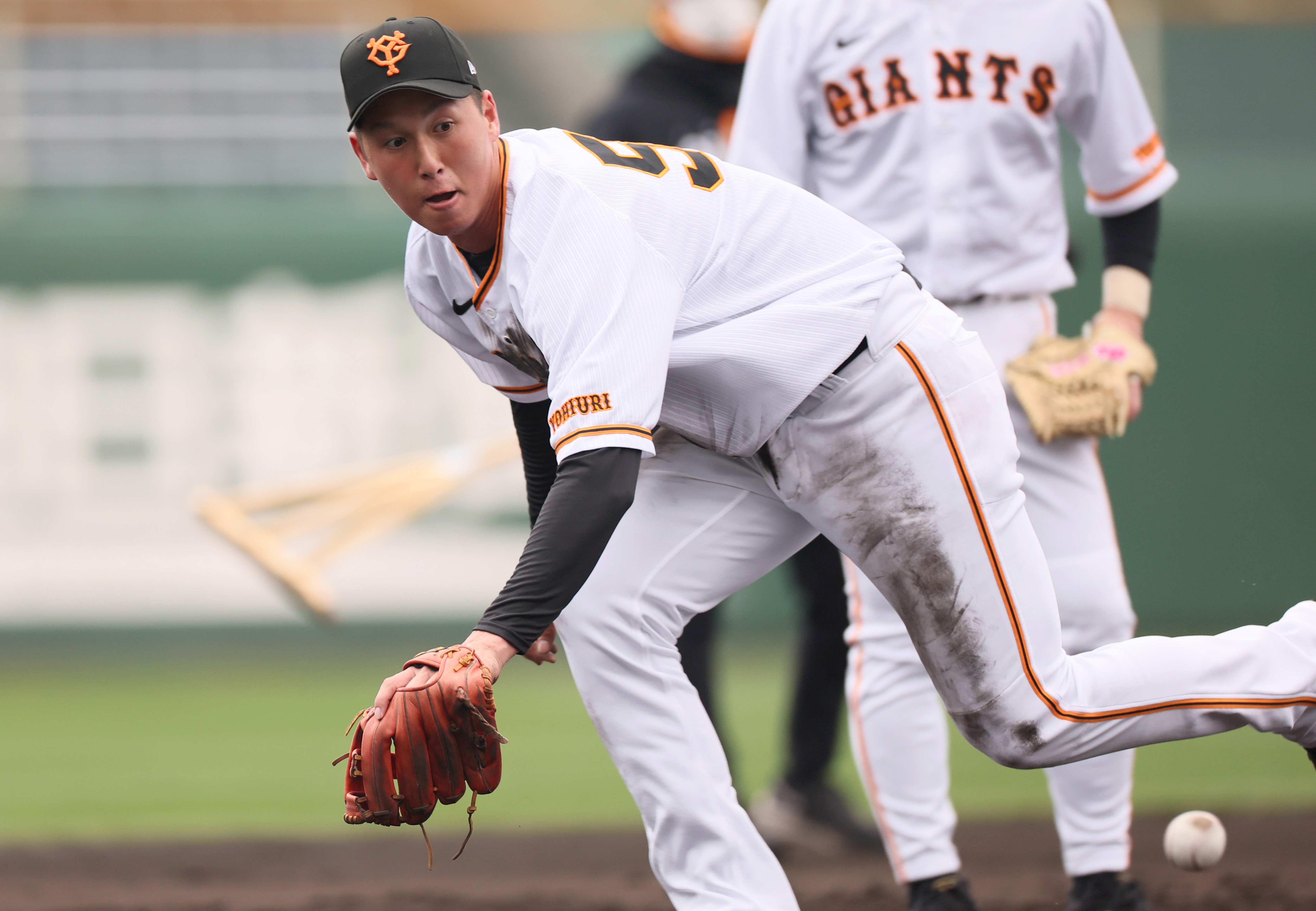 巨人・秋広優人が今キャンプで三塁守備に初挑戦 「与えられた