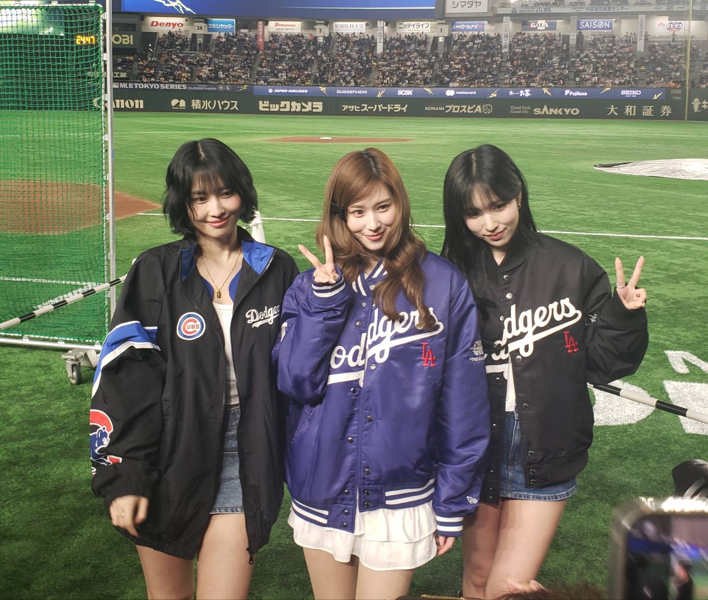 MLB】ドジャースの試合前練習にMISAMO登場で大歓声＆プチパニック 16日