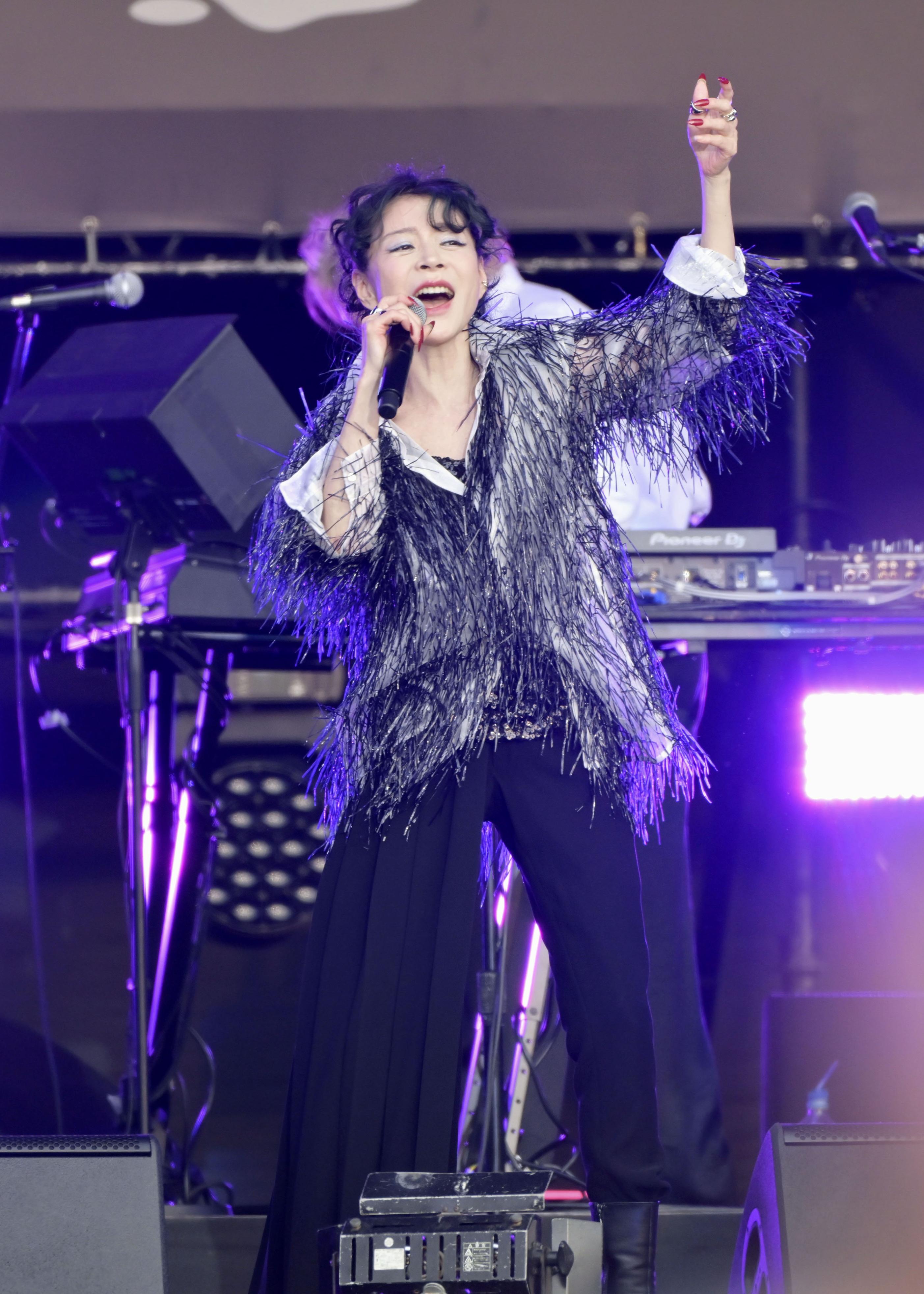 明菜だー 生きてたぞ！」中森明菜さん初の野外フェスで「DESIRE」など