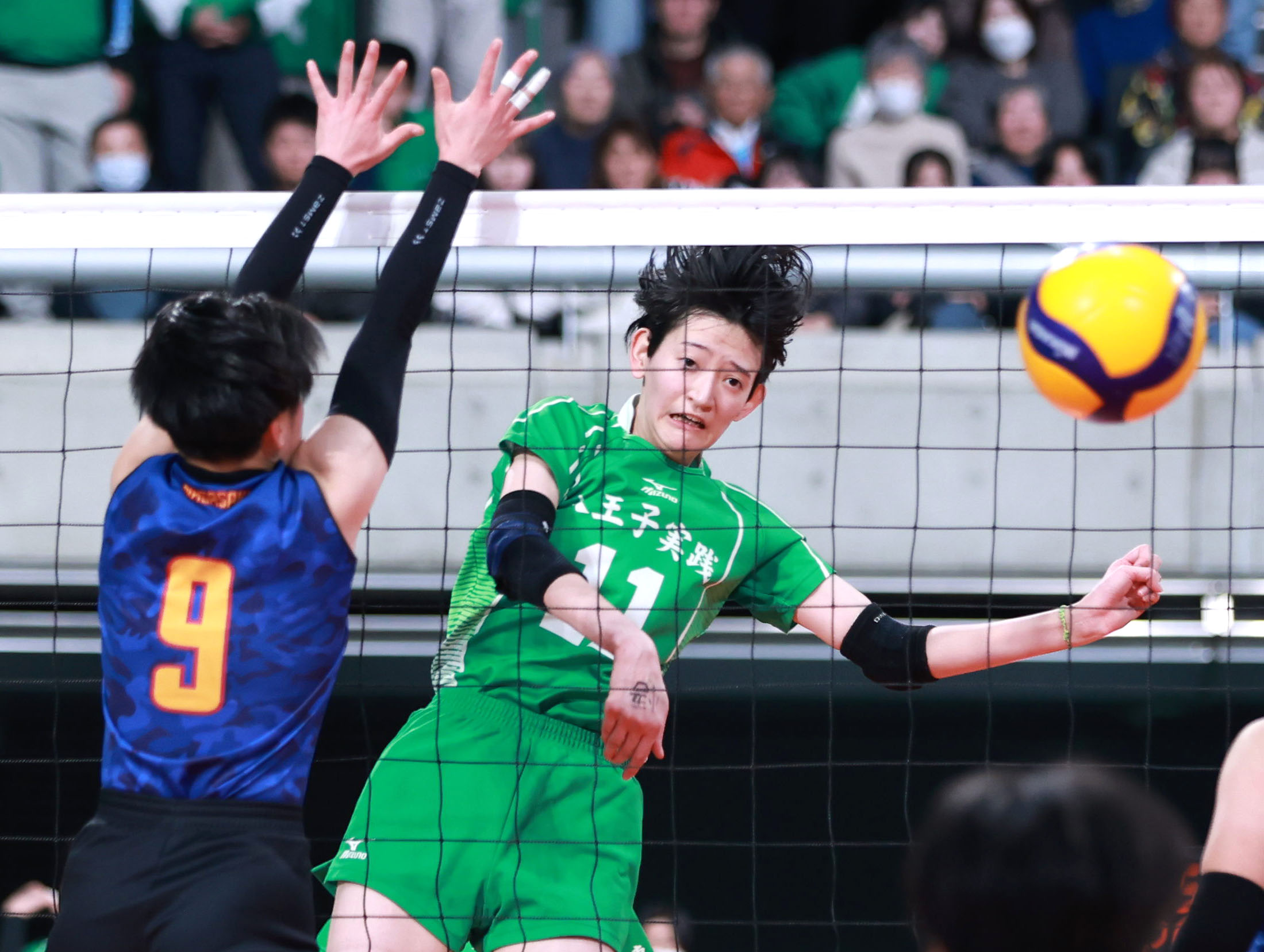 東京・八王子実践、粘りで西彼杵とのフルセット制す 春高バレー（写真