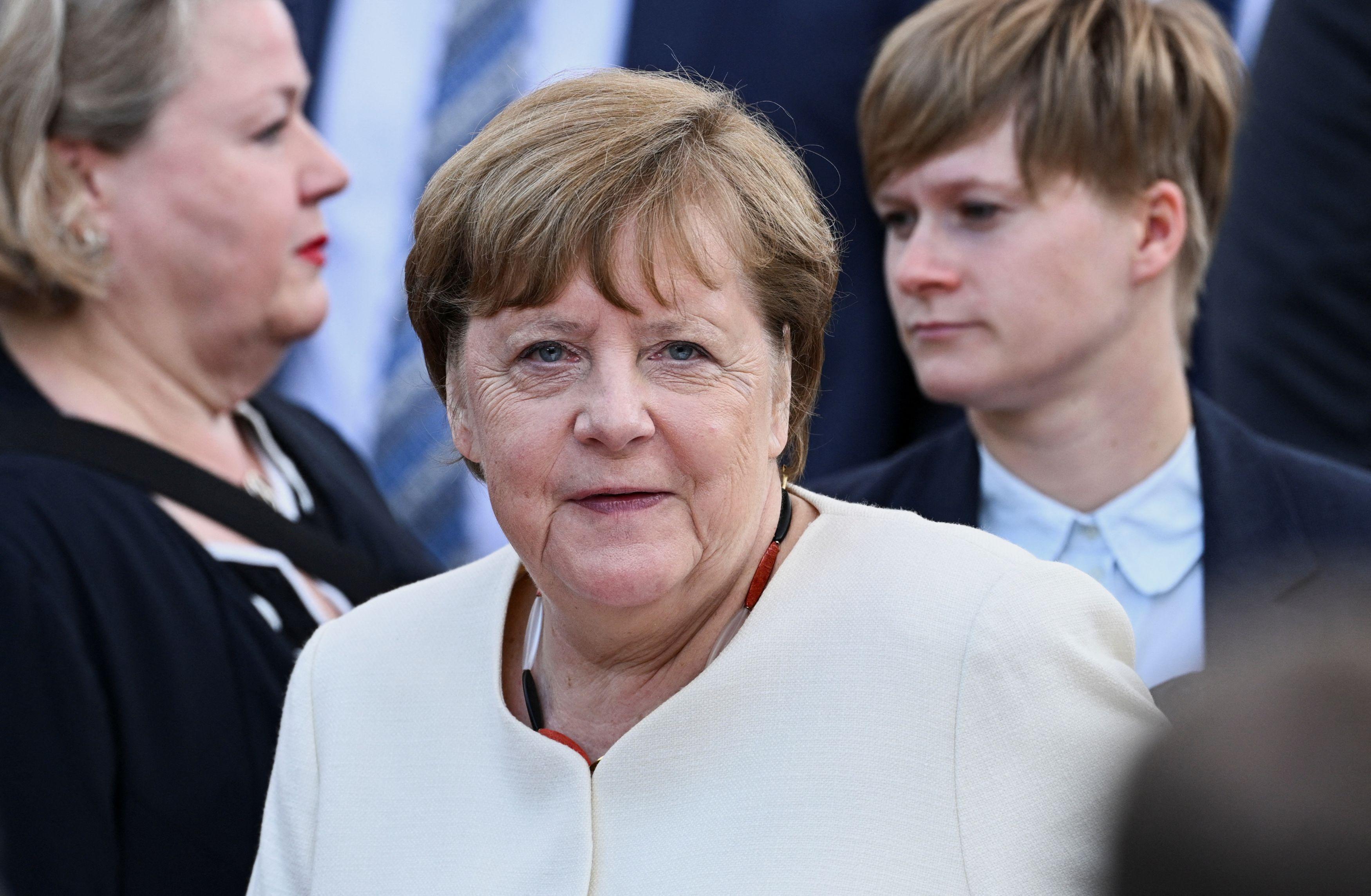 メルケル前独首相が回想録 トランプ氏は「不動産業者の目ですべて判断