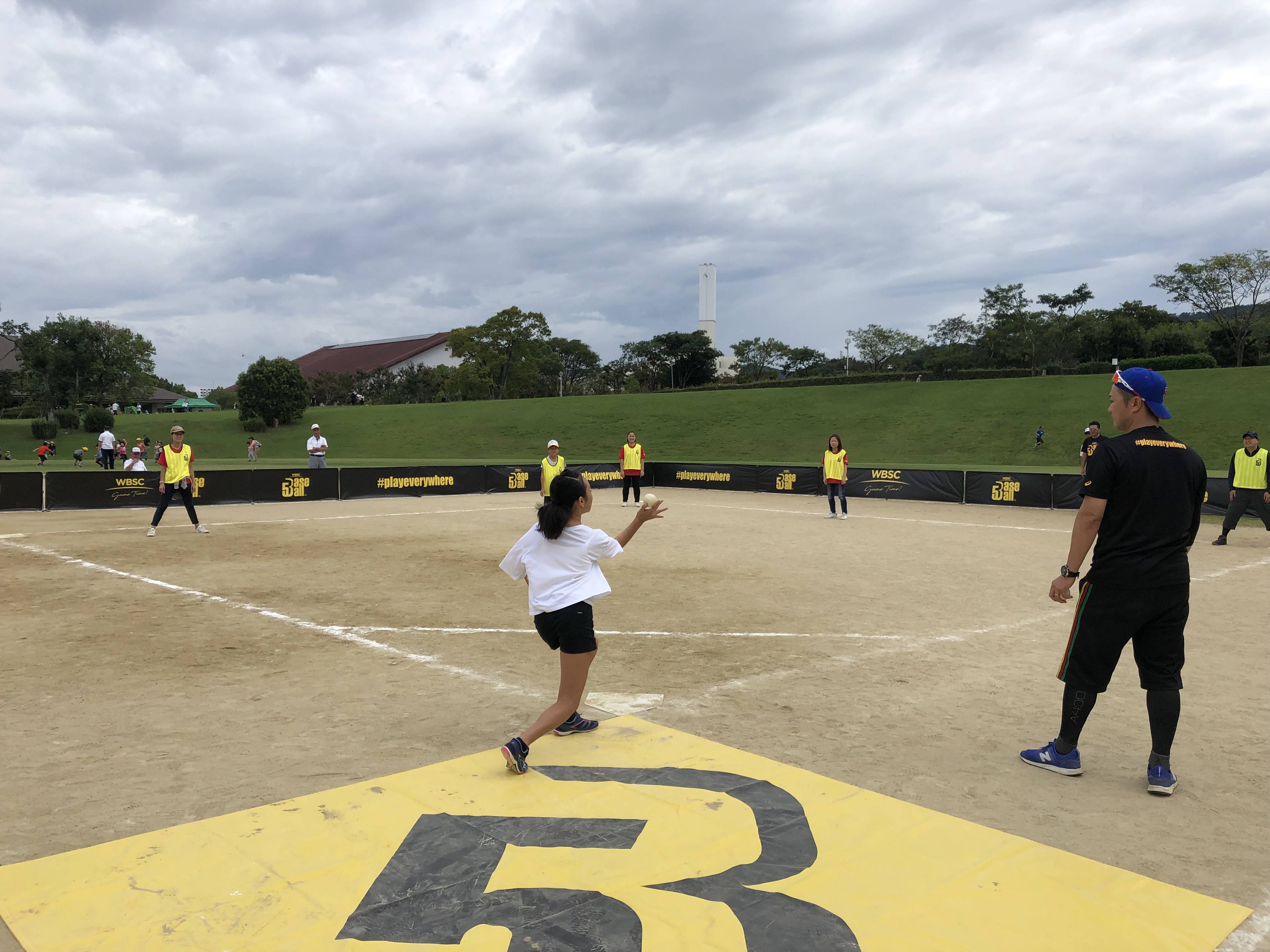 五輪復帰は「手打ち野球」で⁈ 男女混合５人制、ゴムボール使用