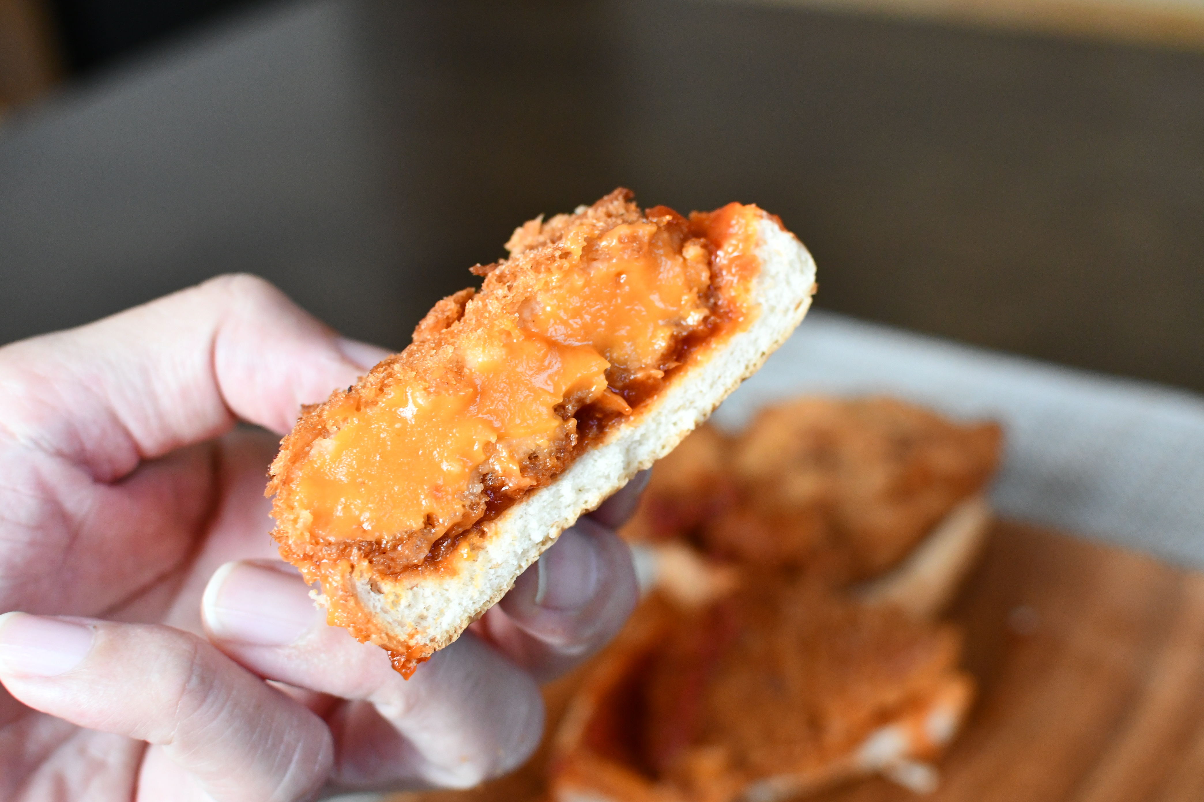 オマール海老の旨味ひろがるフィレバーガー」を実食 KFCの新作