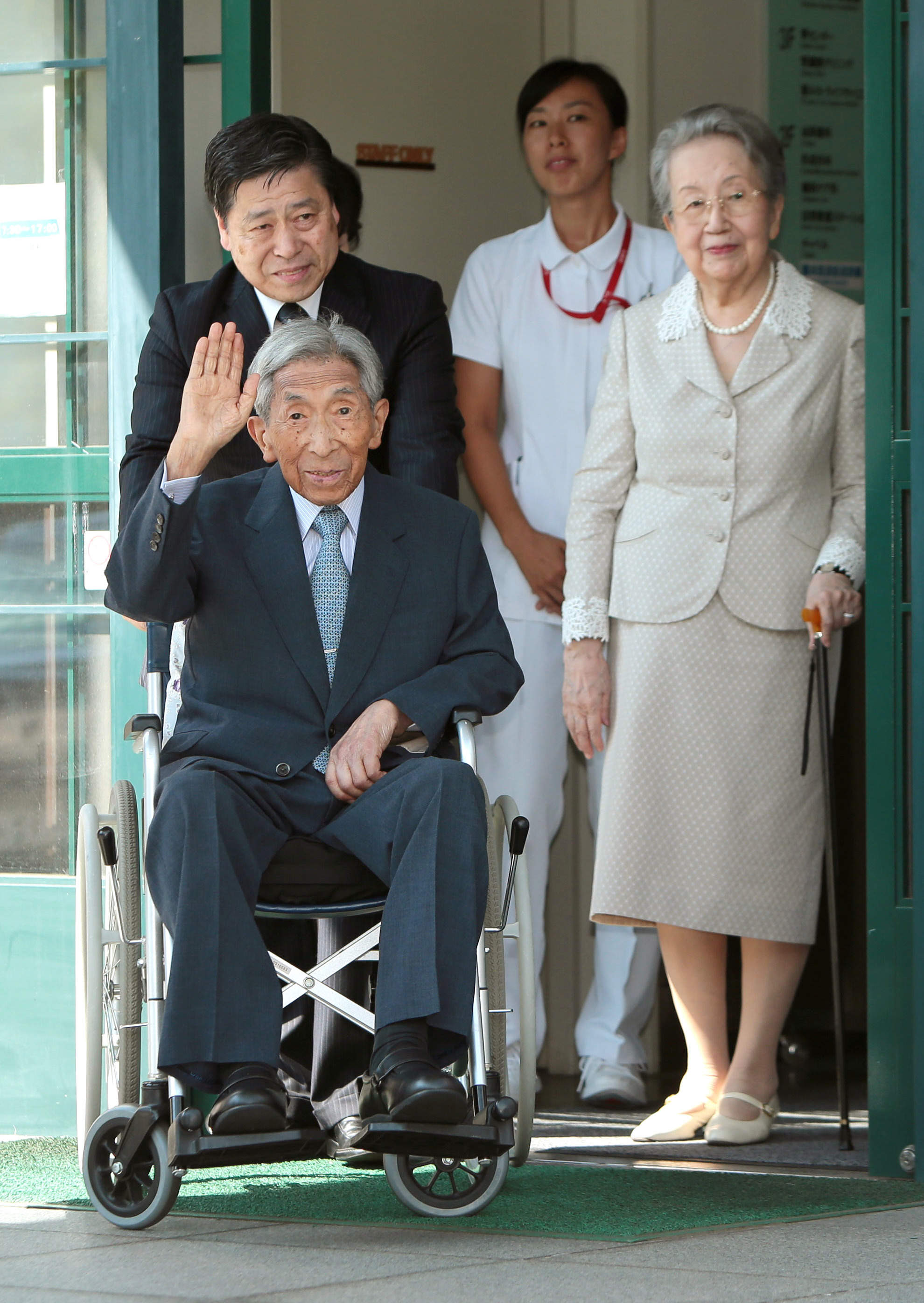 内助の功」三笠宮さまに寄り添われ 空襲では宮邸焼失も 三笠宮妃百合子